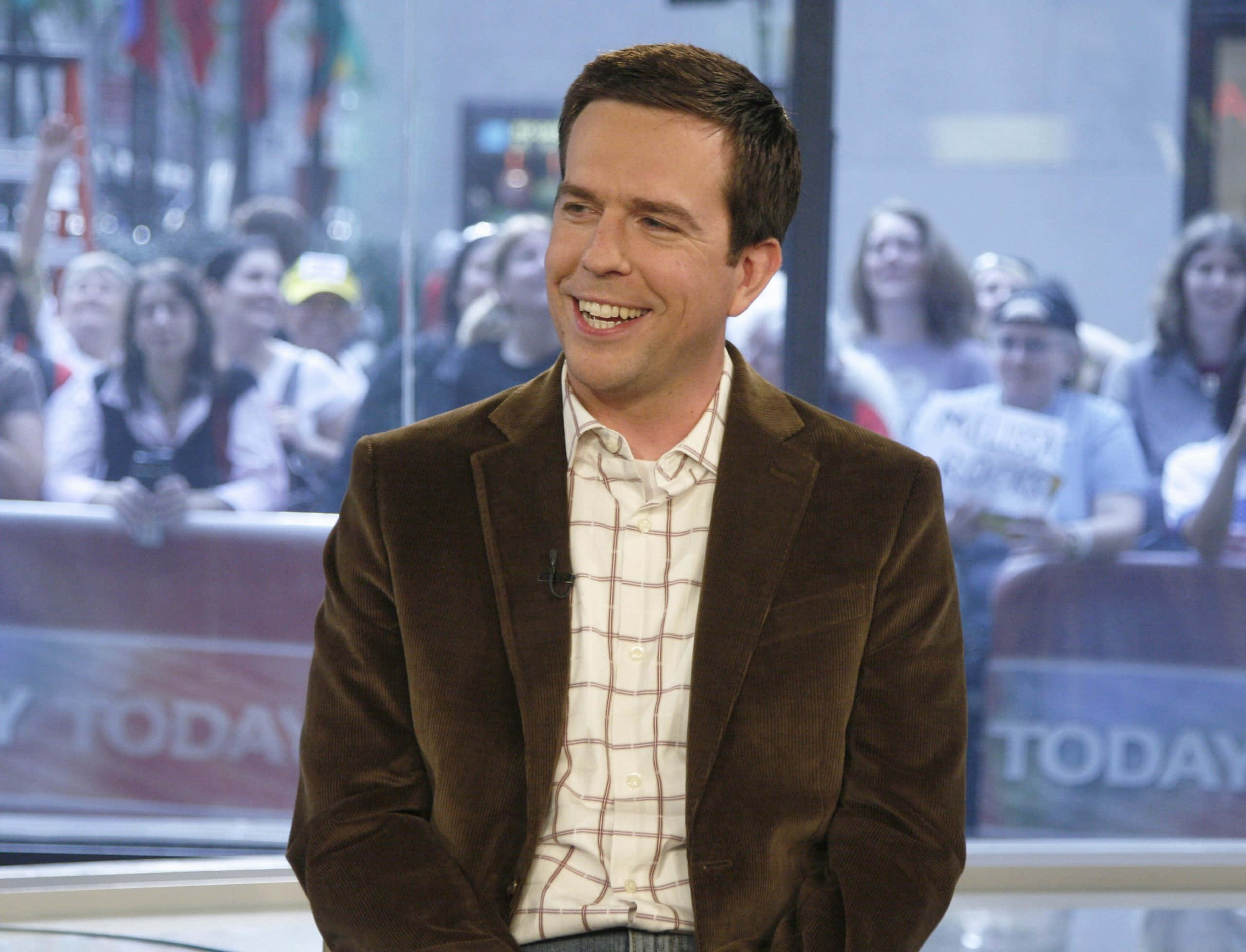 Ed Helms, brown corduroy blazer, plaid shirt, 2K Desktop Wallpaper