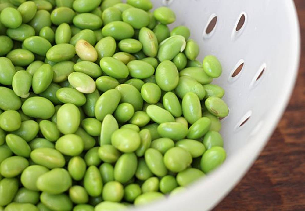 edamame beans, white colander, dark wooden surface, SD Desktop Wallpaper