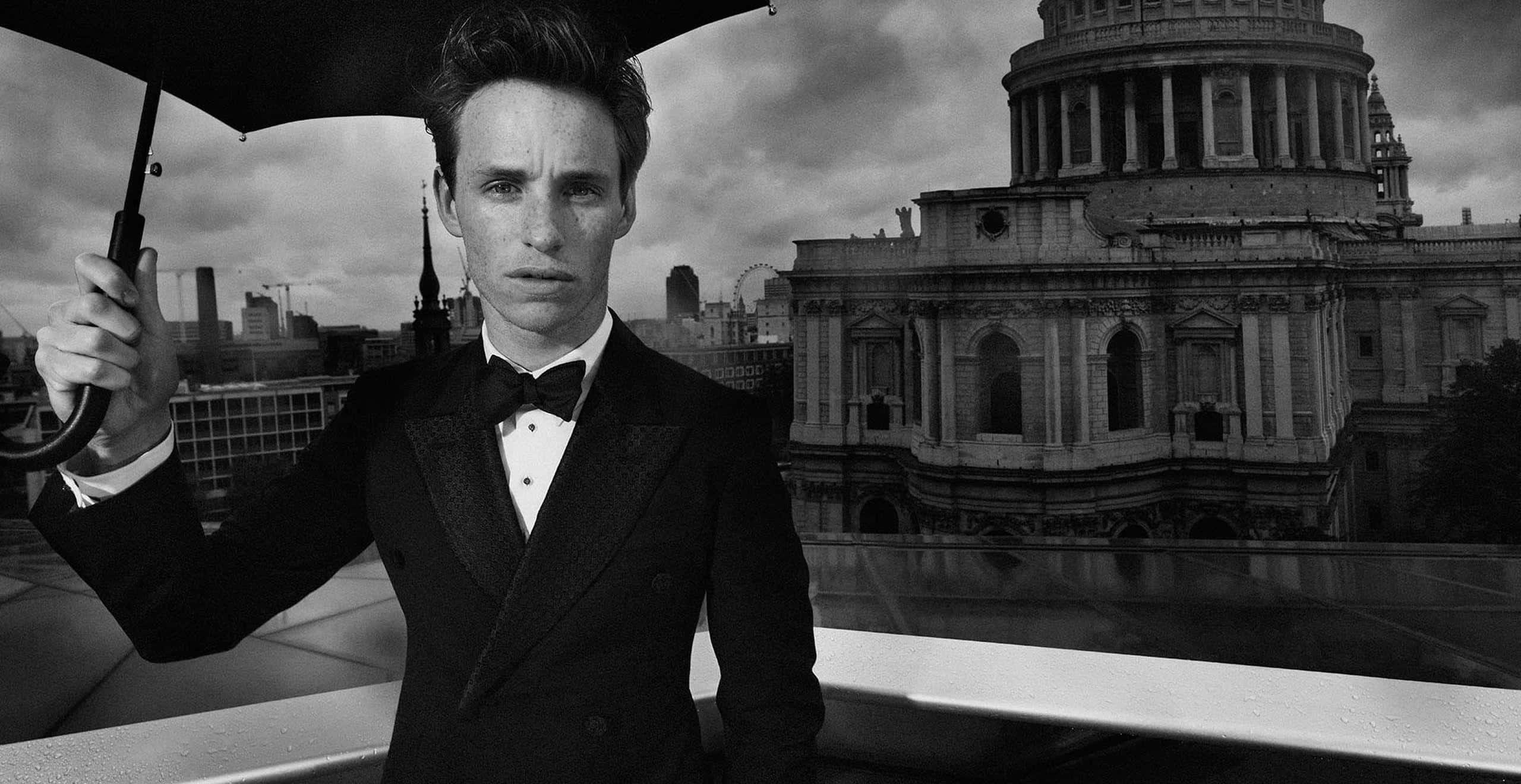Eddie Redmayne, tuxedo, rooftop, 2K Desktop Wallpaper