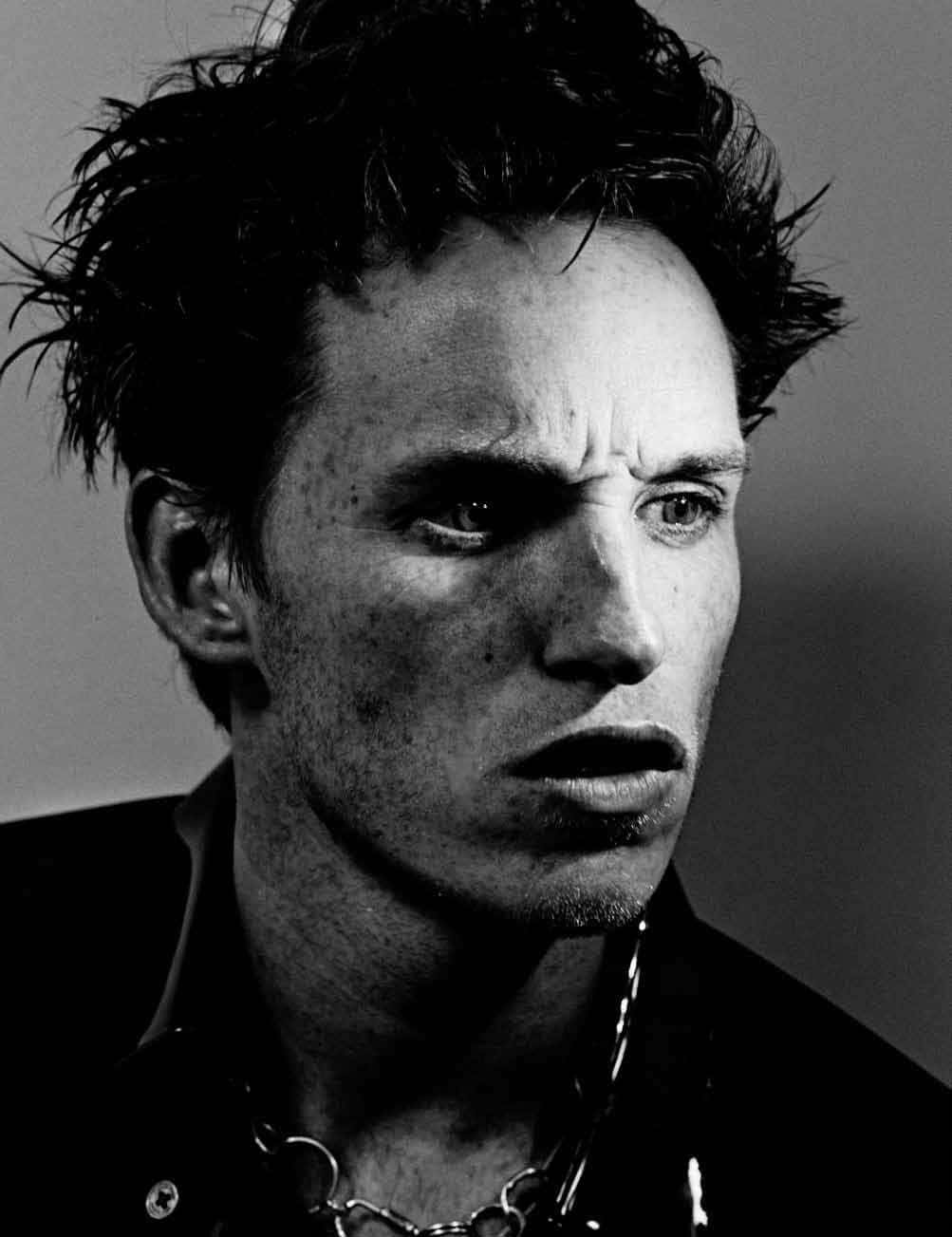 Eddie Redmayne, black and white portrait, tousled hair, HD Phone Wallpaper