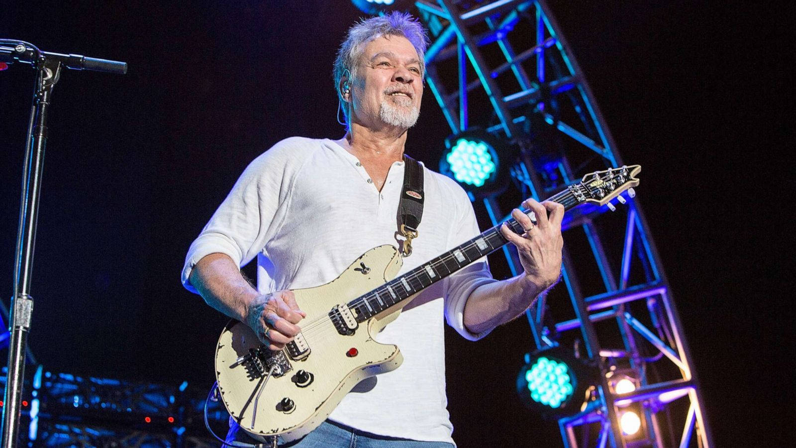 Eddie Van Halen, cream electric guitar, vibrant blue stage lights, HD Desktop Wallpaper