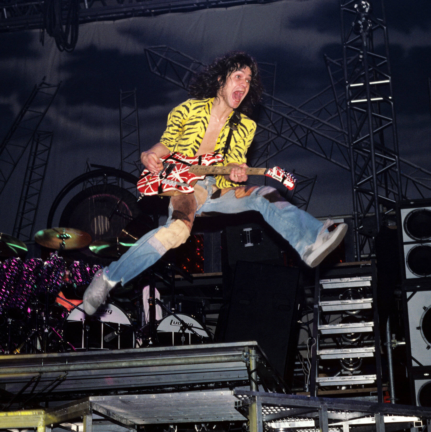 Eddie Van Halen, red and white guitar, yellow tiger-print shirt, HD Phone Wallpaper