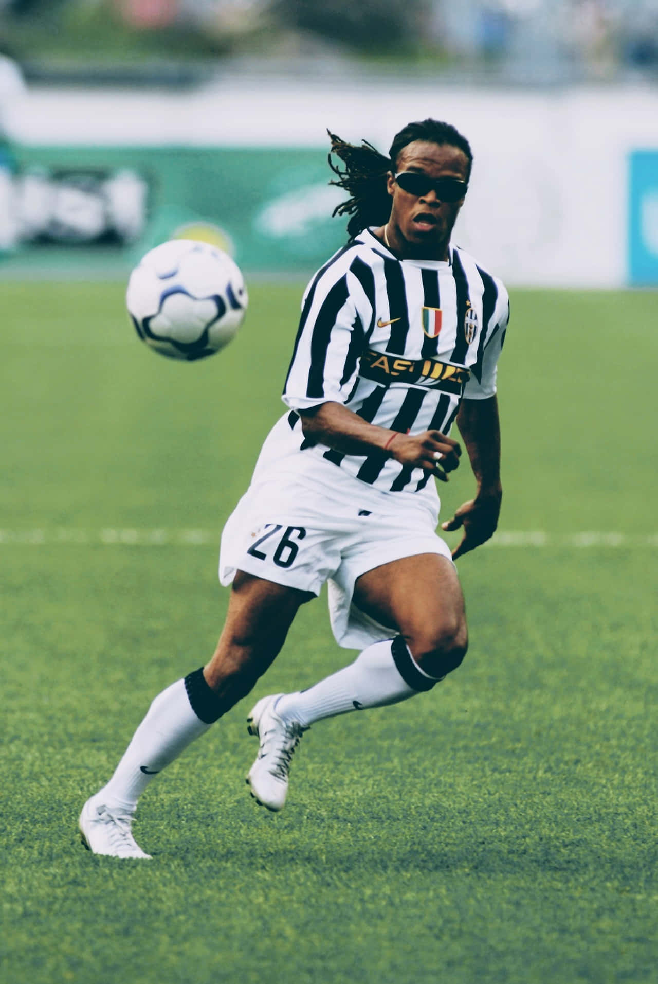 Edgar Davids, number 26 jersey, black and white striped jersey, HD Phone Wallpaper