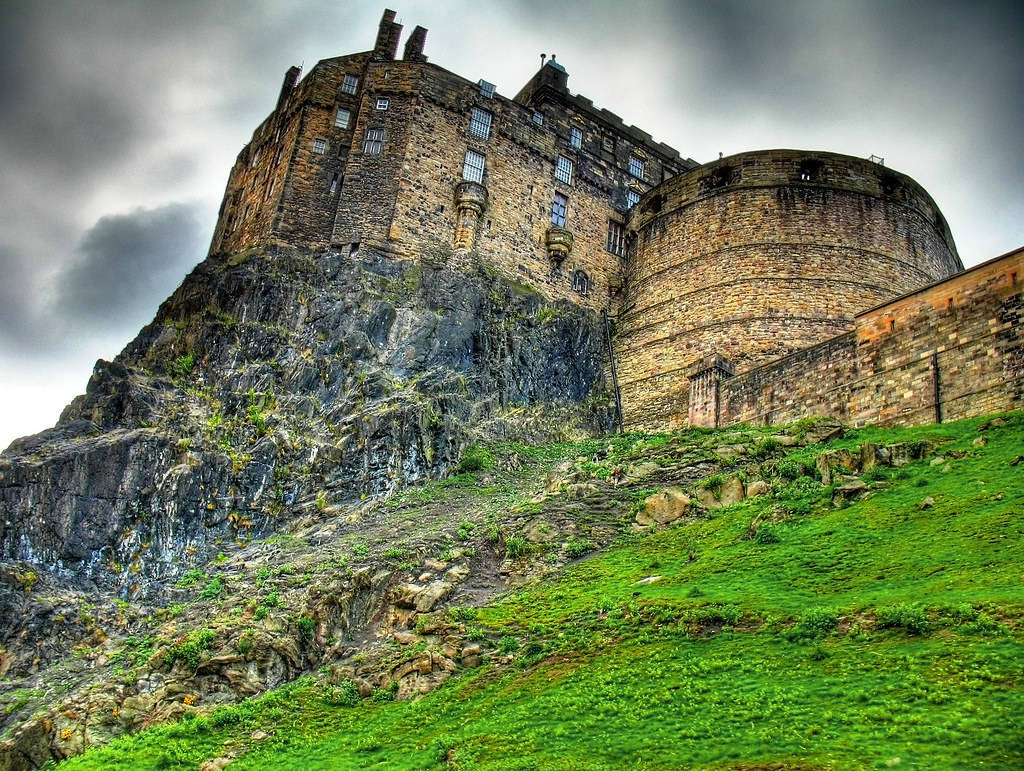 Edinburgh Castle, medieval castle, rugged cliff, SD Desktop Wallpaper