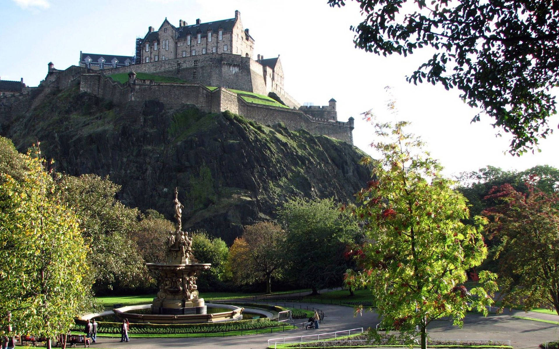Edinburgh Castle, autumn trees, stone fountain, Full HD Desktop Wallpaper