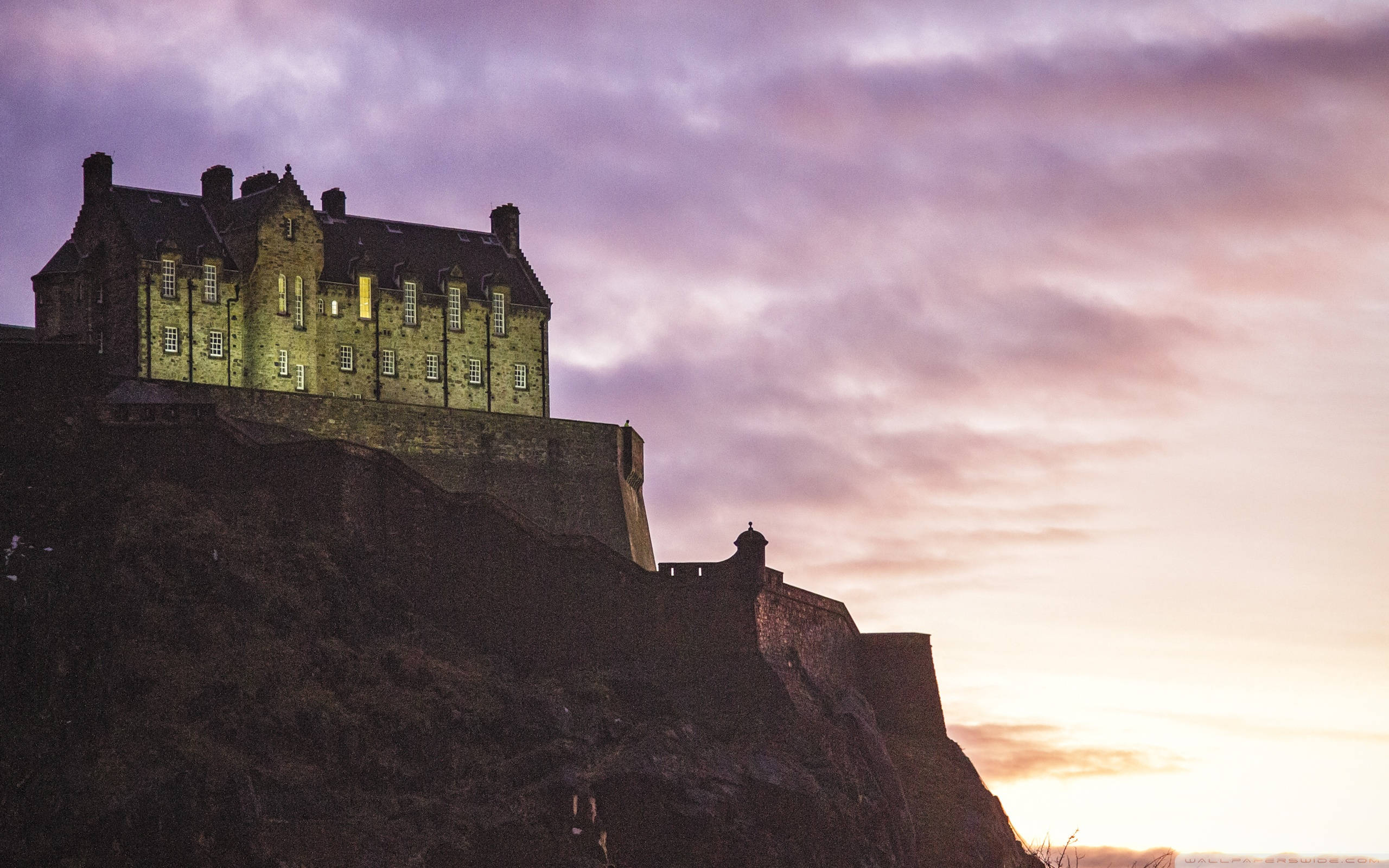 Edinburgh Castle, twilight sky, purple and orange clouds, 2K Desktop Wallpaper