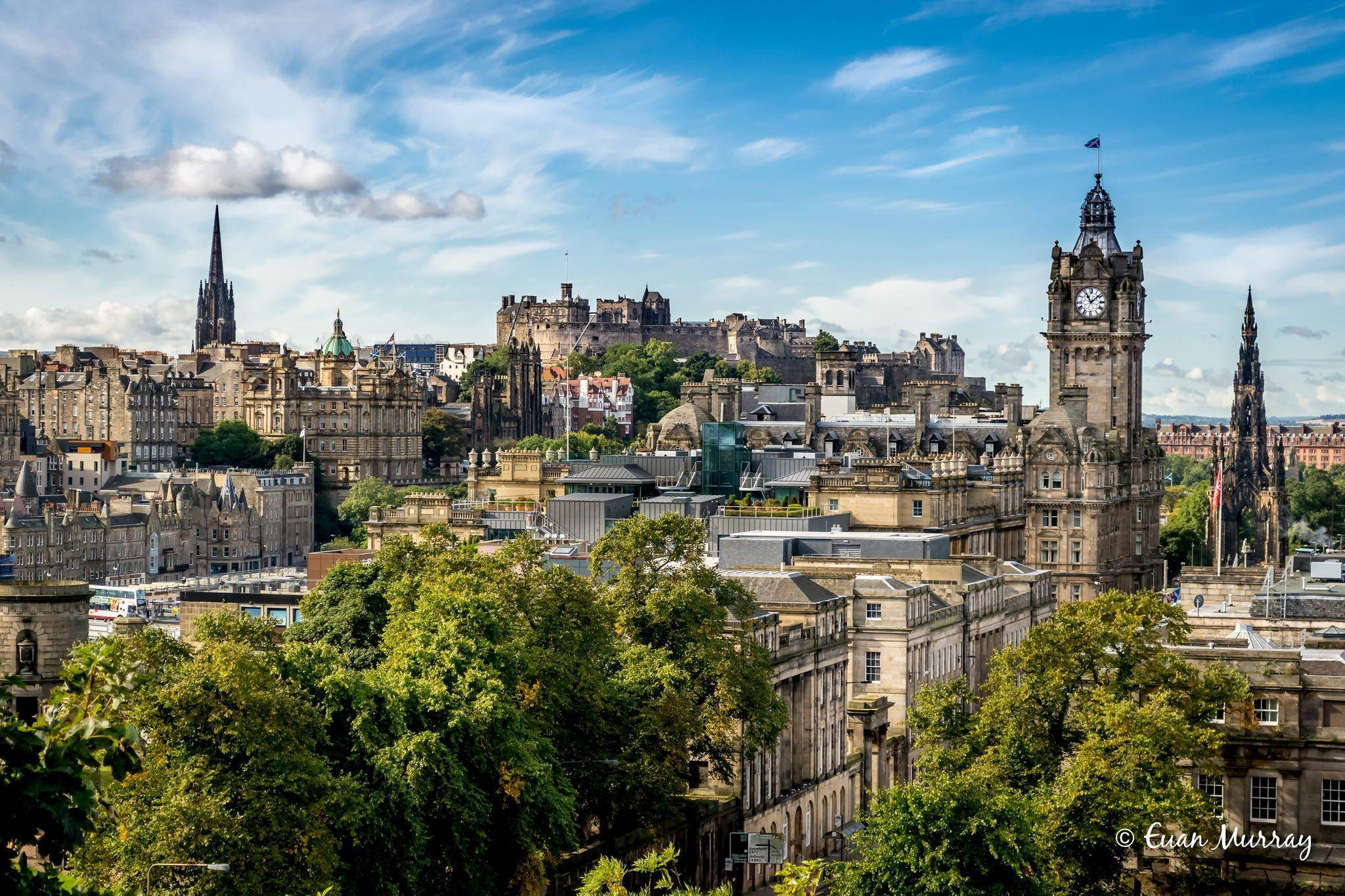 Edinburgh Castle, the town, bright blue sky, Full HD Desktop Wallpaper