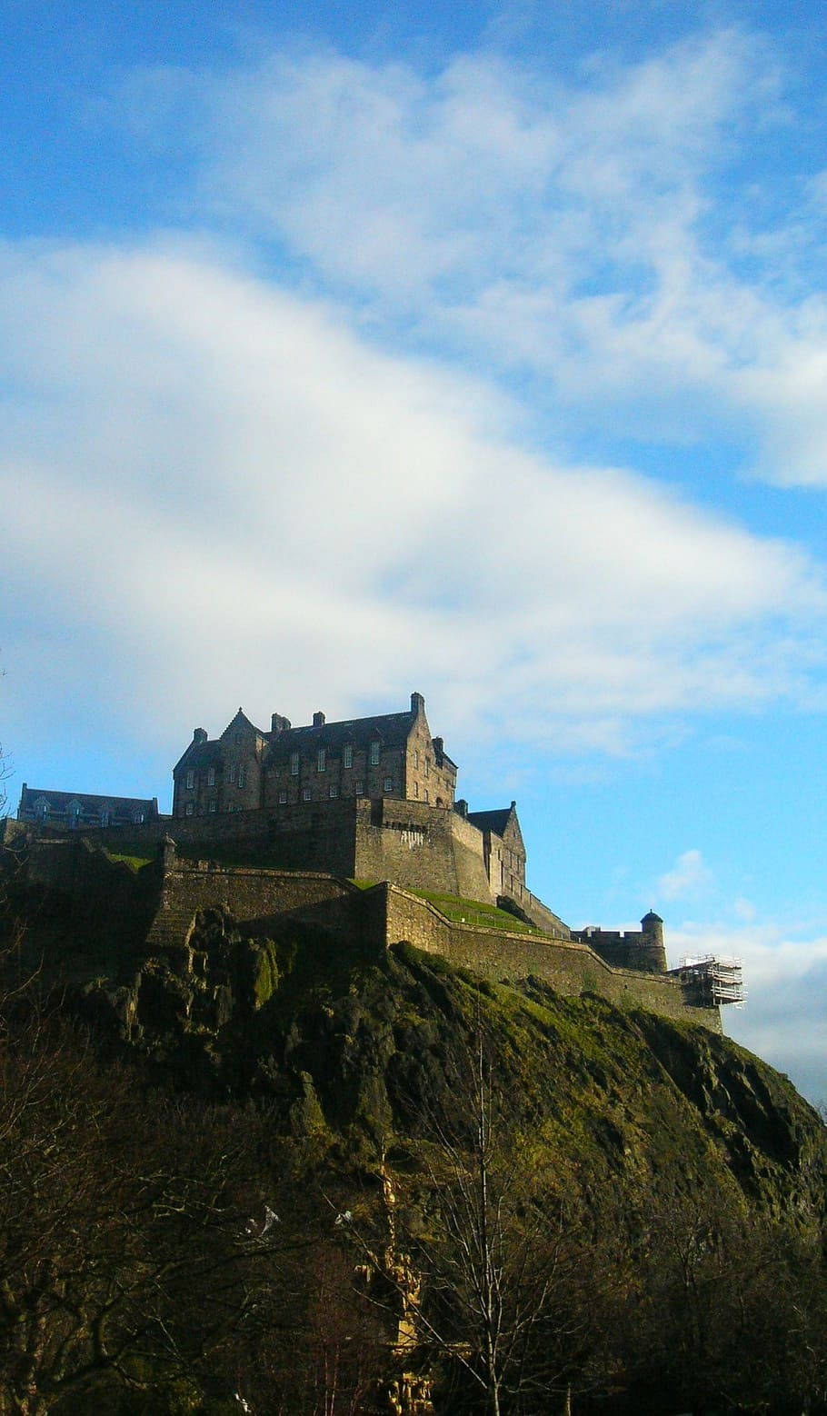 Edinburgh Castle, rocky hill, bright blue sky, HD Phone Wallpaper