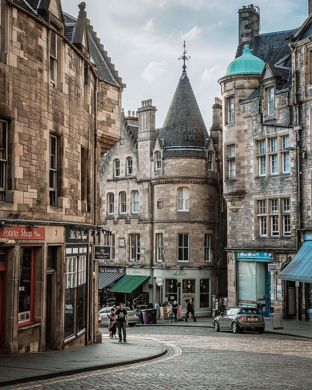 Edinburgh, cobblestone street, stone buildings, HD Phone Wallpaper
