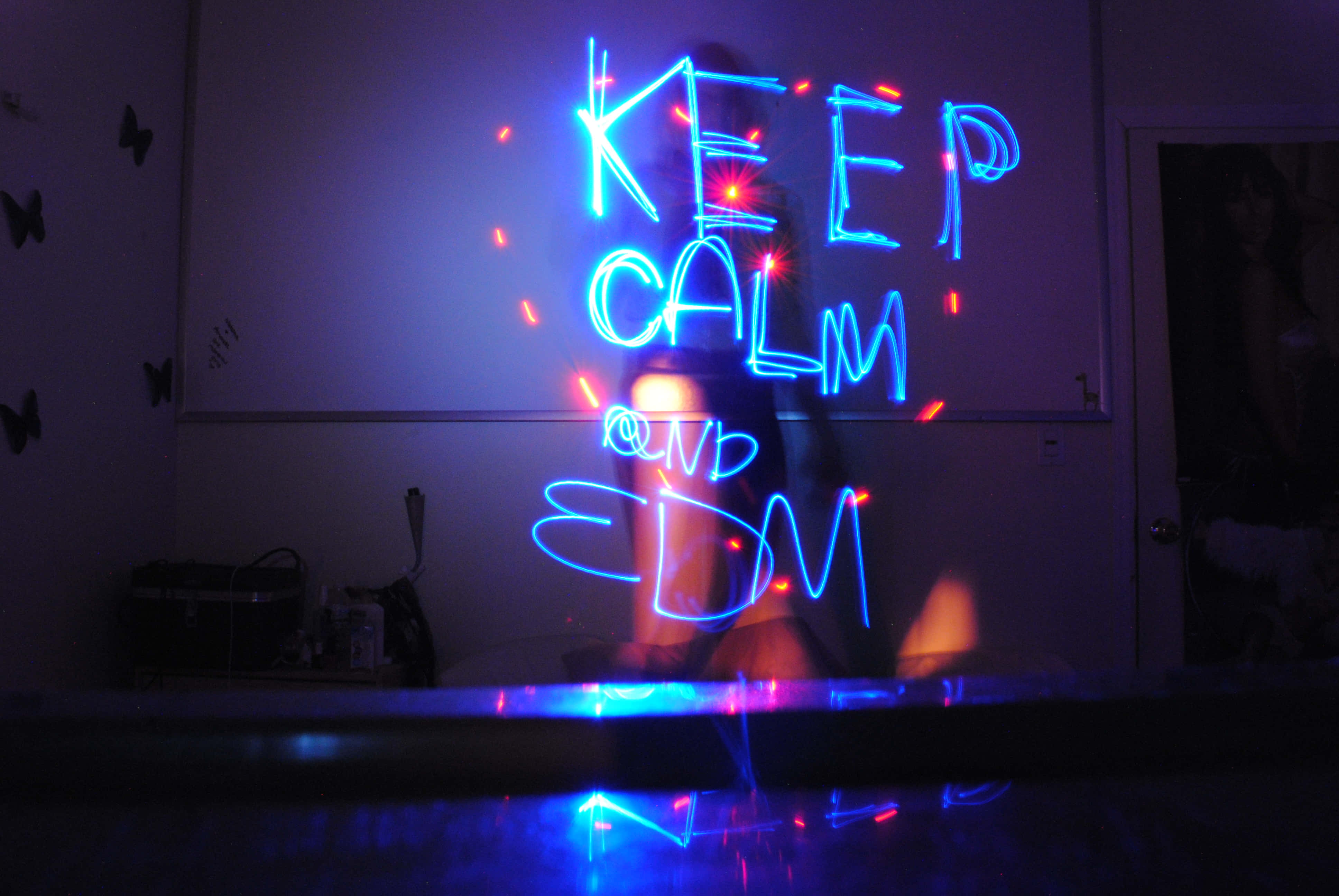 EDM, glowing blue neon sign, KEEP CALM AND EDM, 4K Desktop Wallpaper