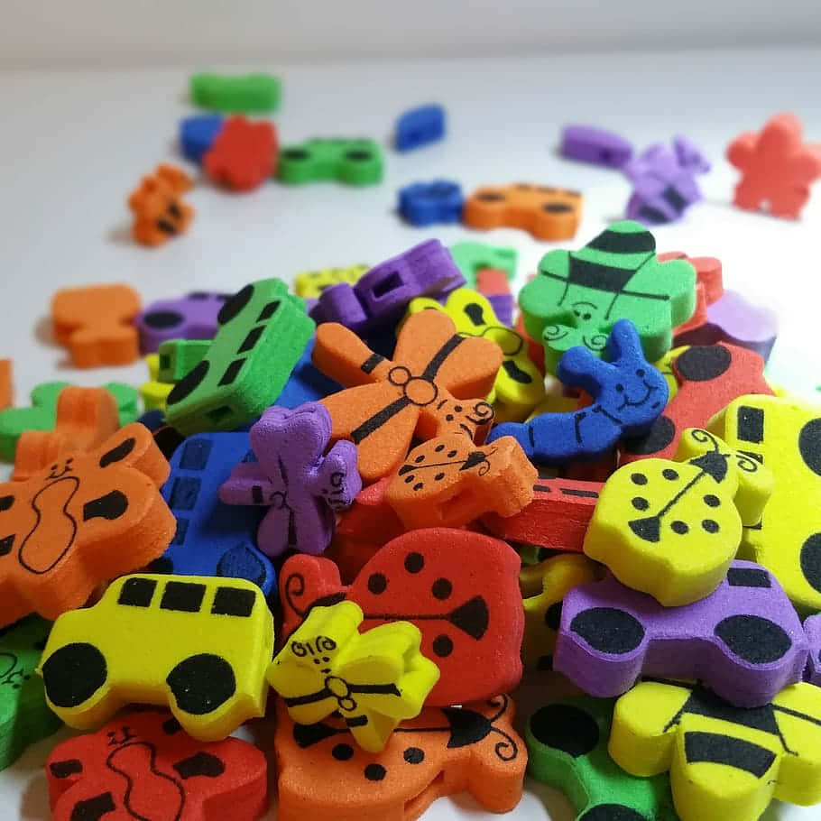 foam erasers, animals, vehicles, SD Desktop Wallpaper