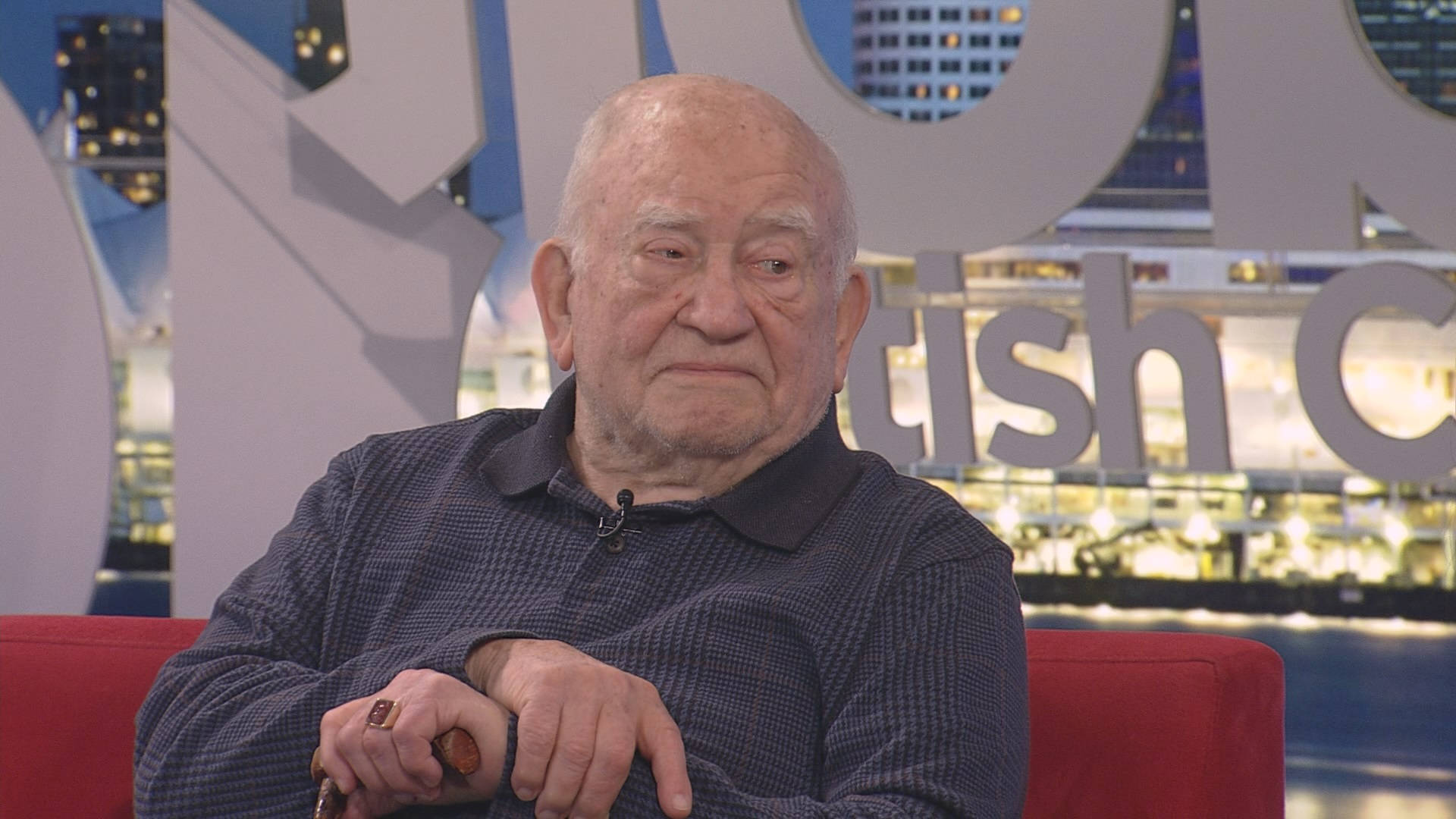 Edward Asner, red couch, studio, Full HD Desktop Wallpaper