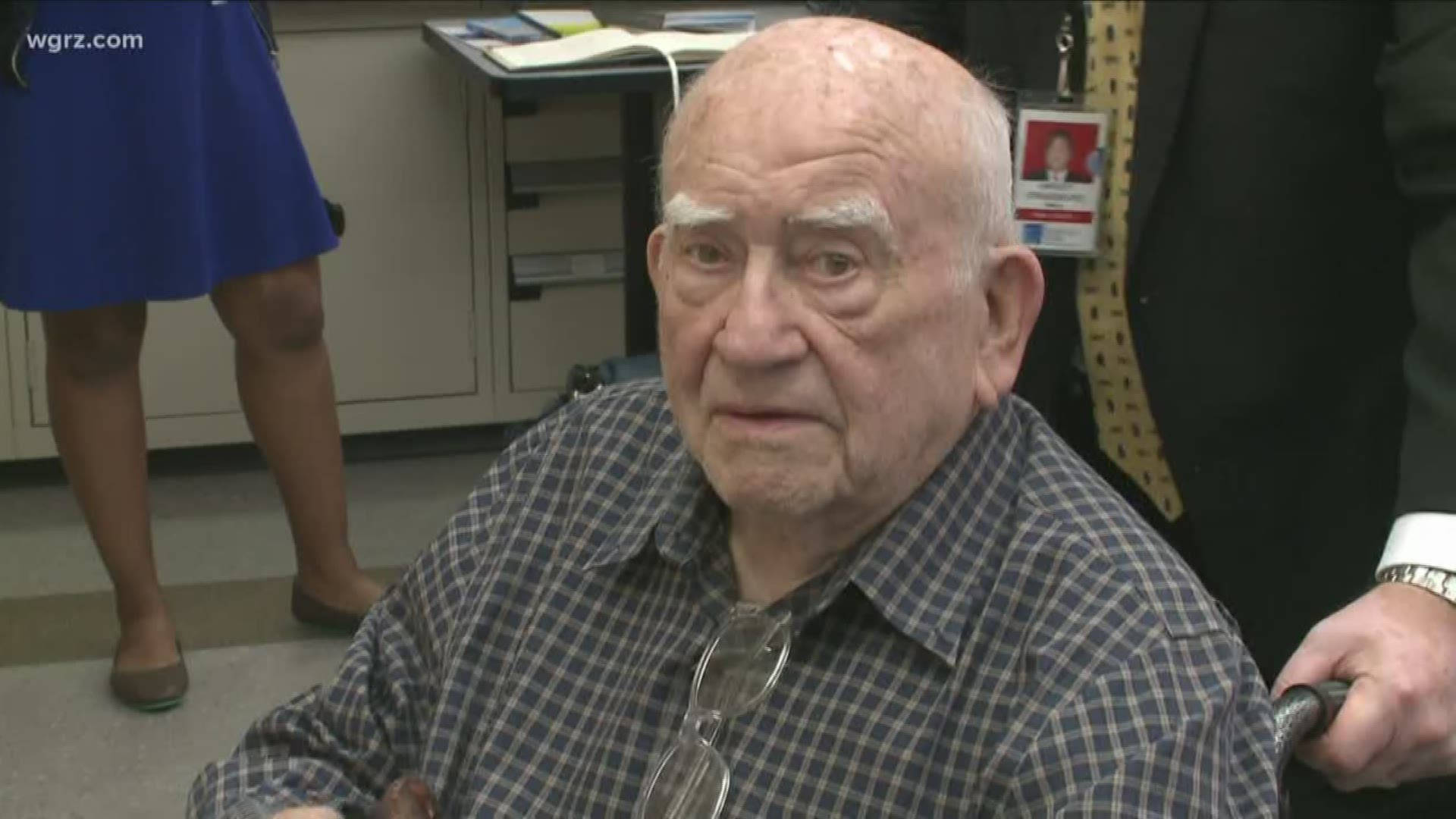 Edward Asner, checkered shirt, wheelchair, Full HD Desktop Wallpaper