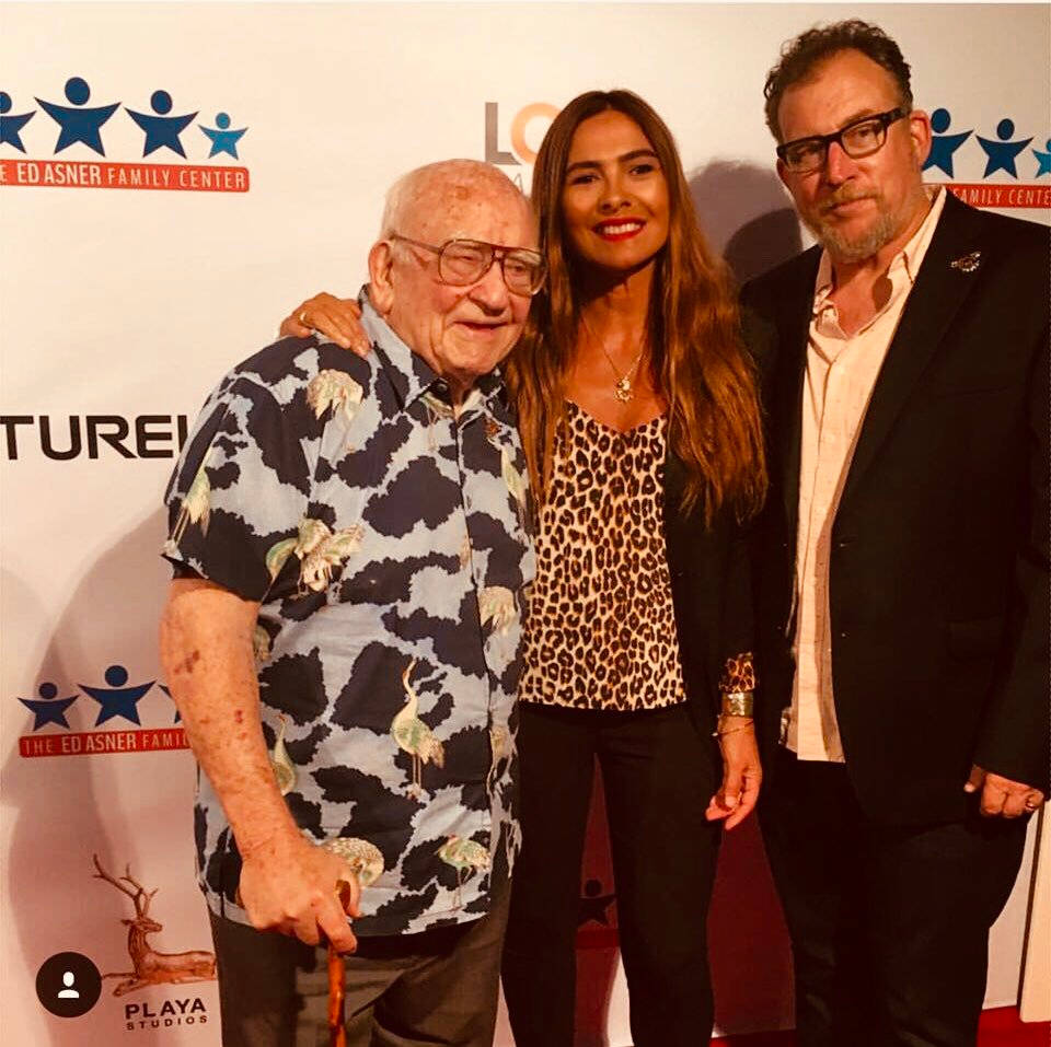 Edward Asner, red carpet event, branded backdrop, SD Desktop Wallpaper