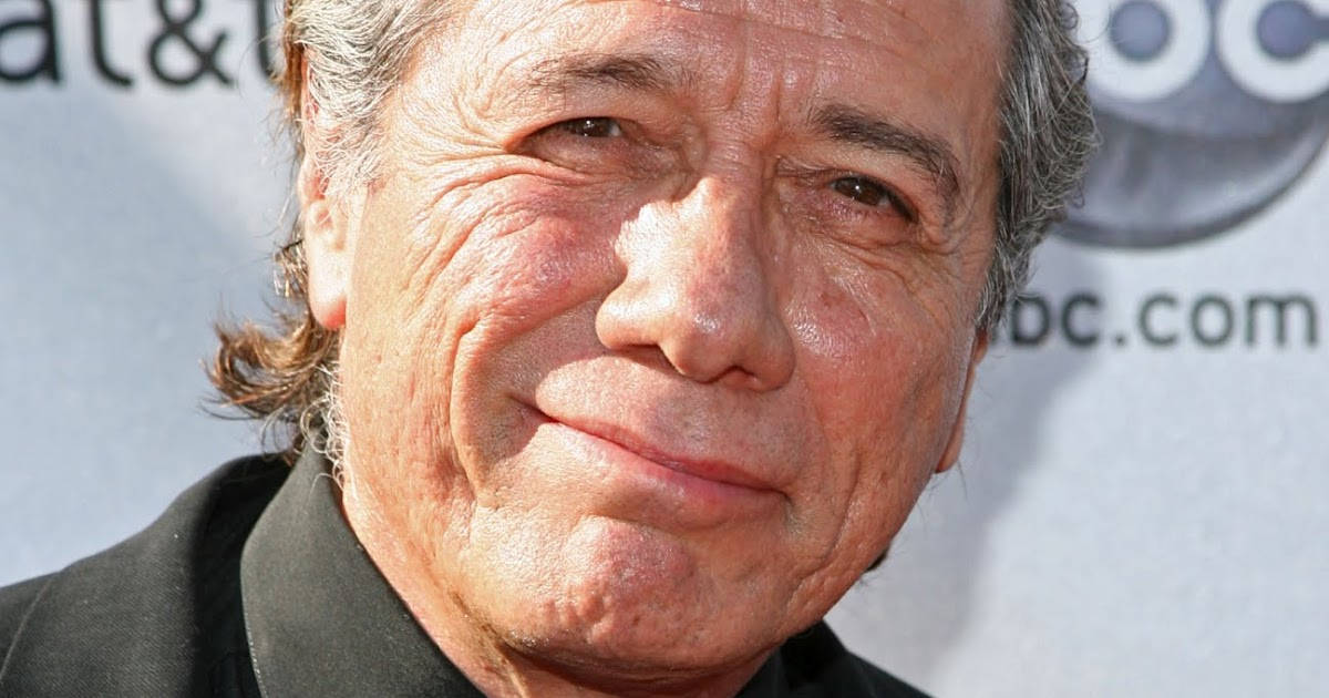 Edward James Olmos, red carpet event, gray hair, SD Desktop Wallpaper