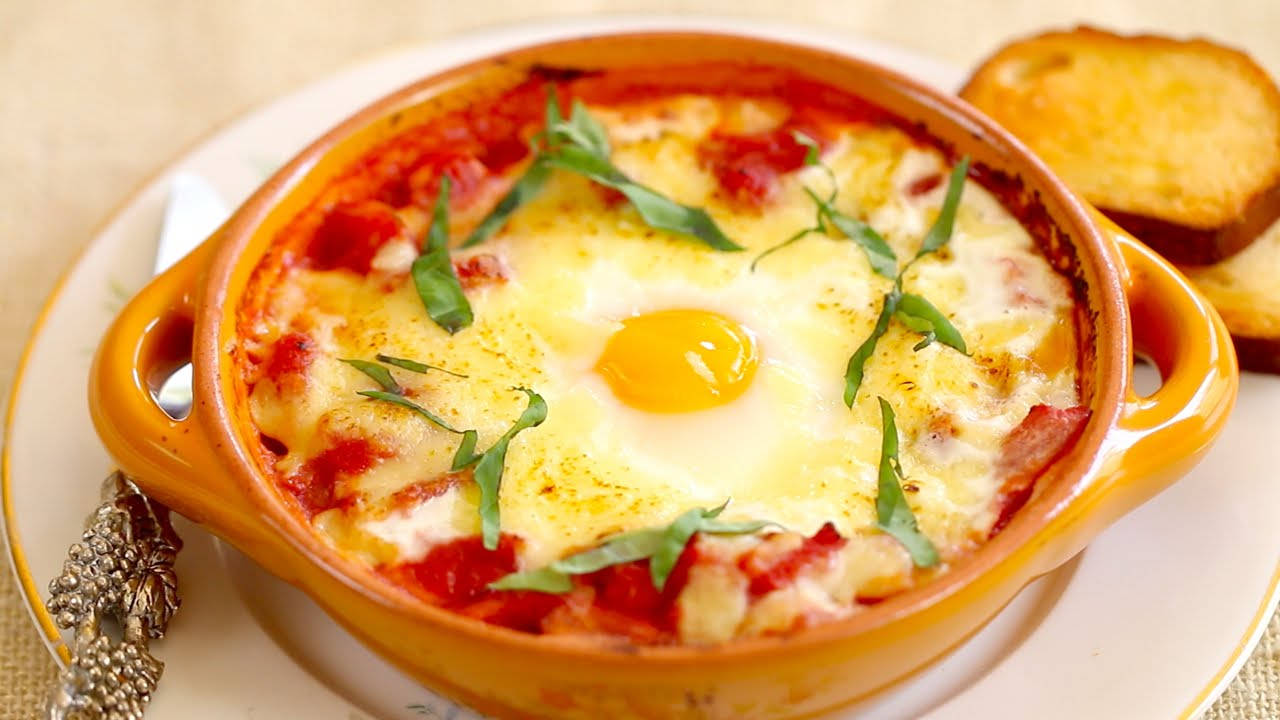 shirred egg, vibrant tomato and cheese base, fresh basil, HD Desktop Wallpaper