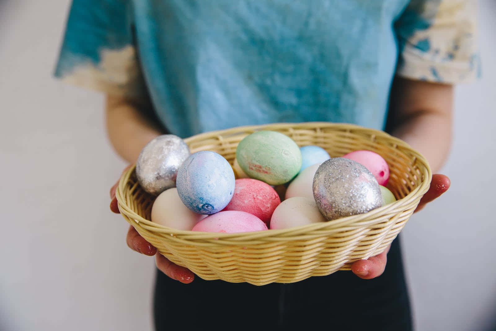 pastel easter, woven basket, hand-painted Easter eggs, HD Desktop Wallpaper