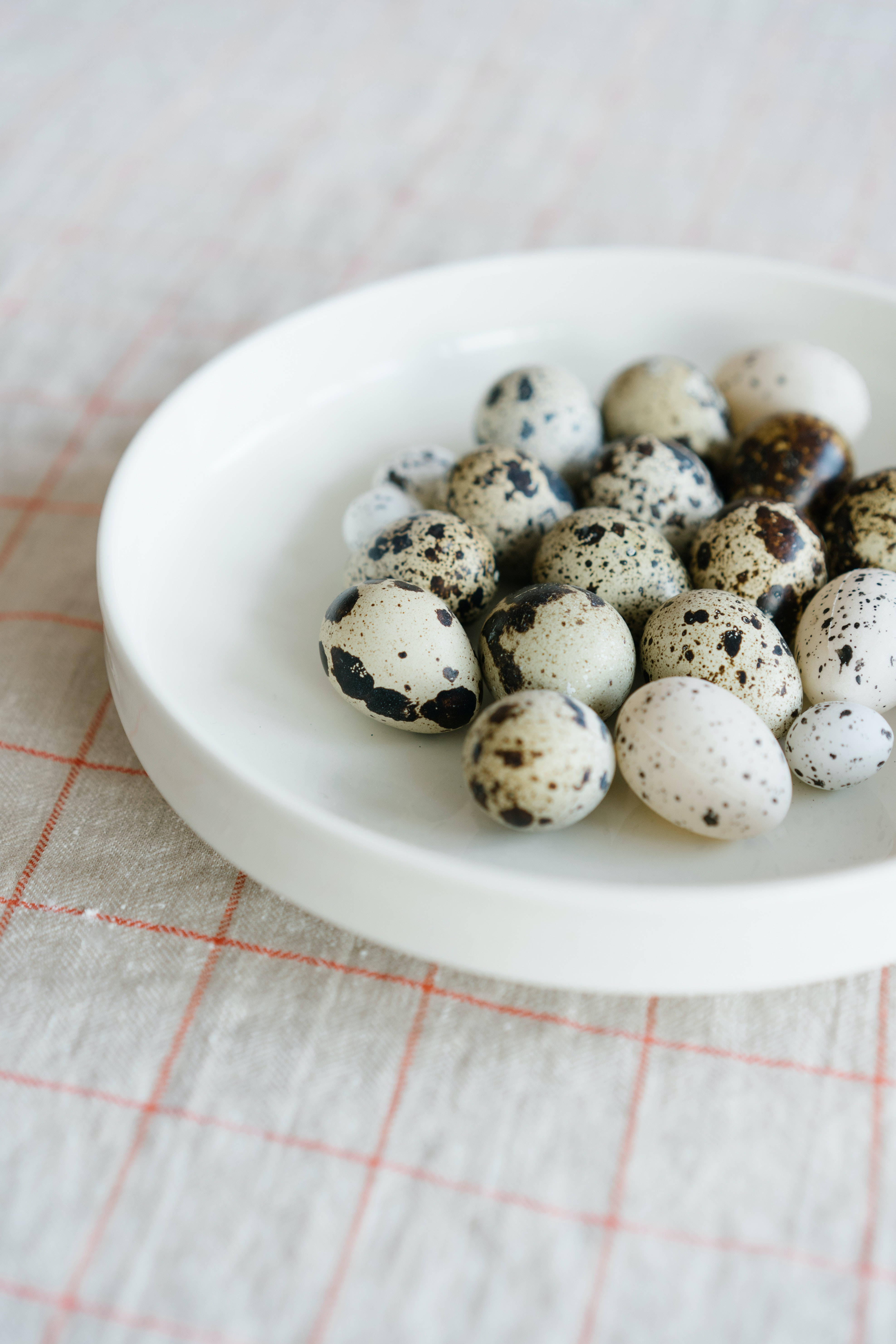 quail eggs, white bowl, red and white checkered cloth, 5K Phone Wallpaper