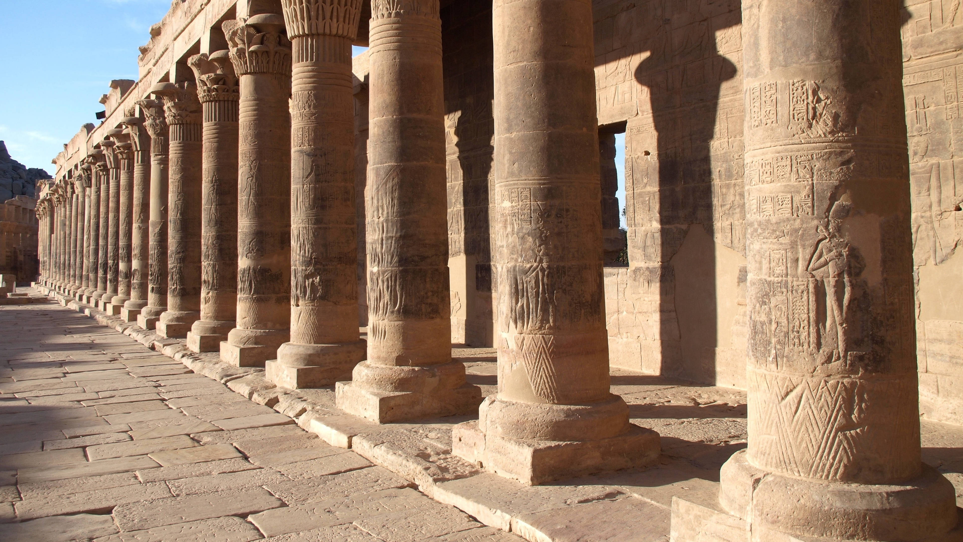 ancient Egyptian stone columns, hieroglyphs, carvings, 4K Desktop Wallpaper