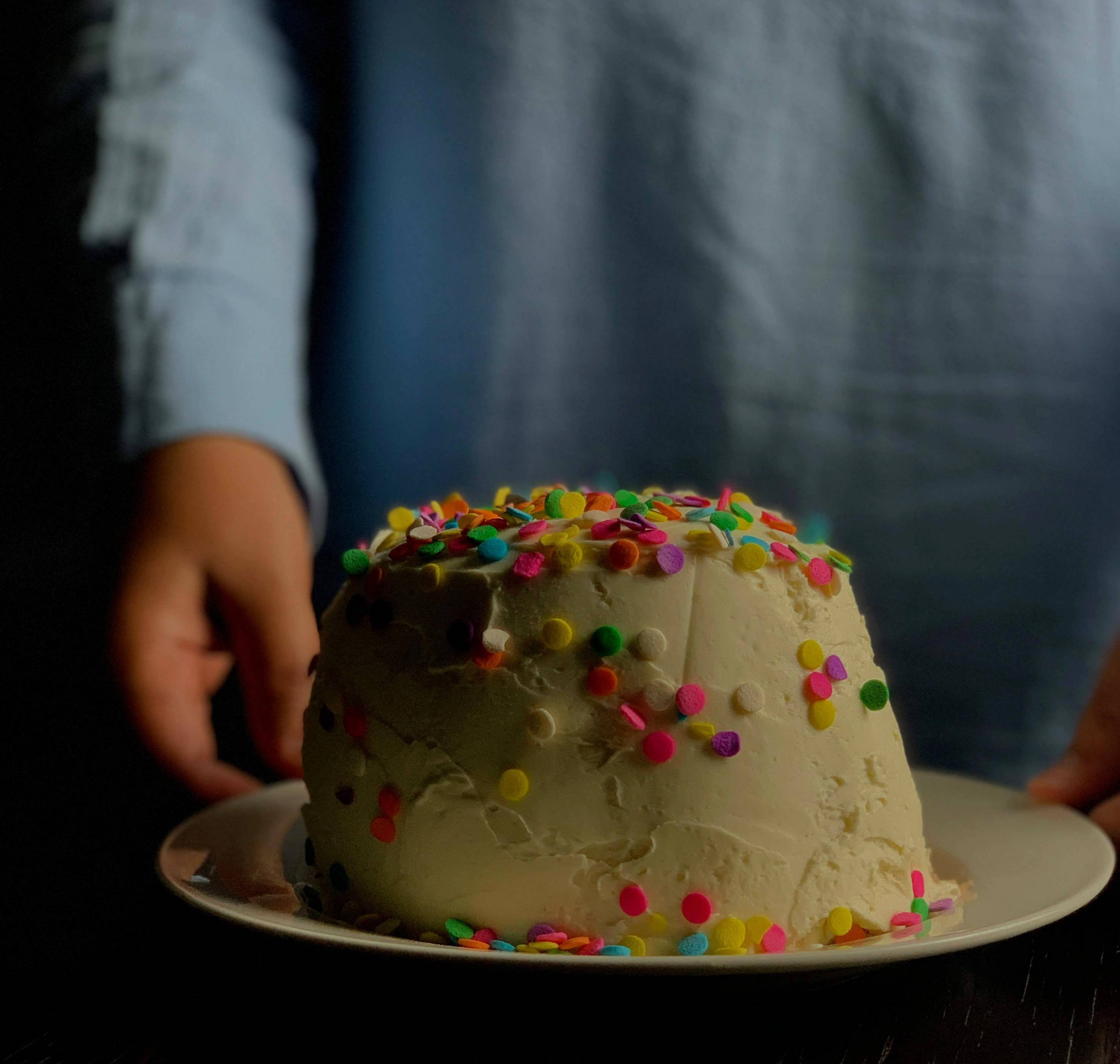 Eid Mubarak, blue shirt, white frosted cake, 2K Desktop Wallpaper