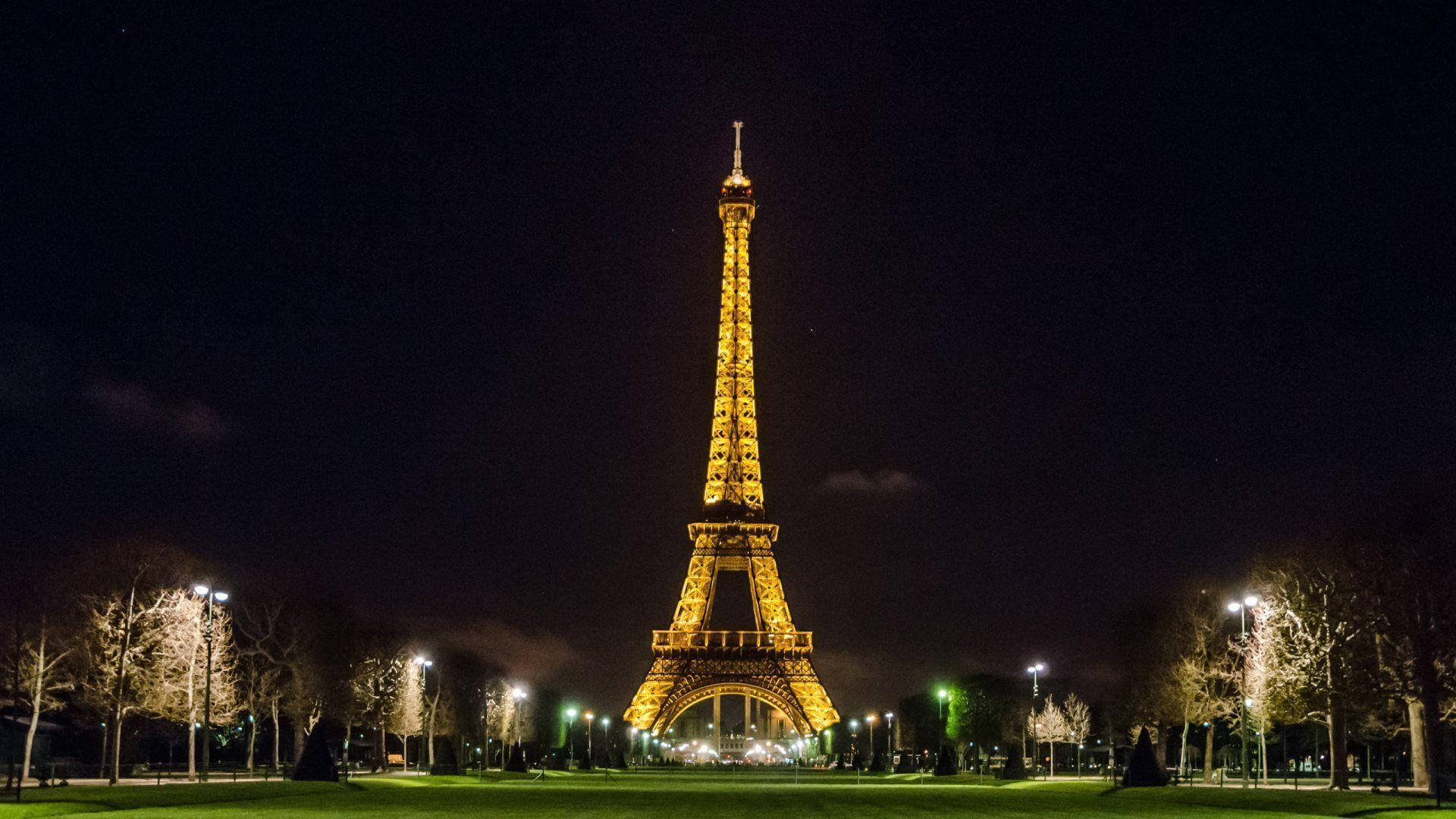 Eiffel Tower, yellow lights, dark night sky, Full HD Desktop Wallpaper