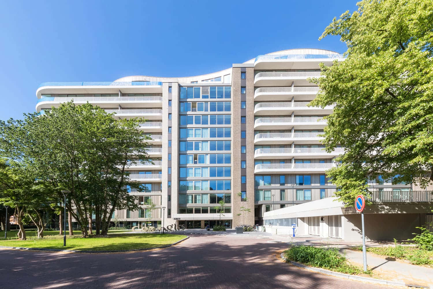 Eindhoven, modern curved apartment building, glass windows, HD Desktop Wallpaper