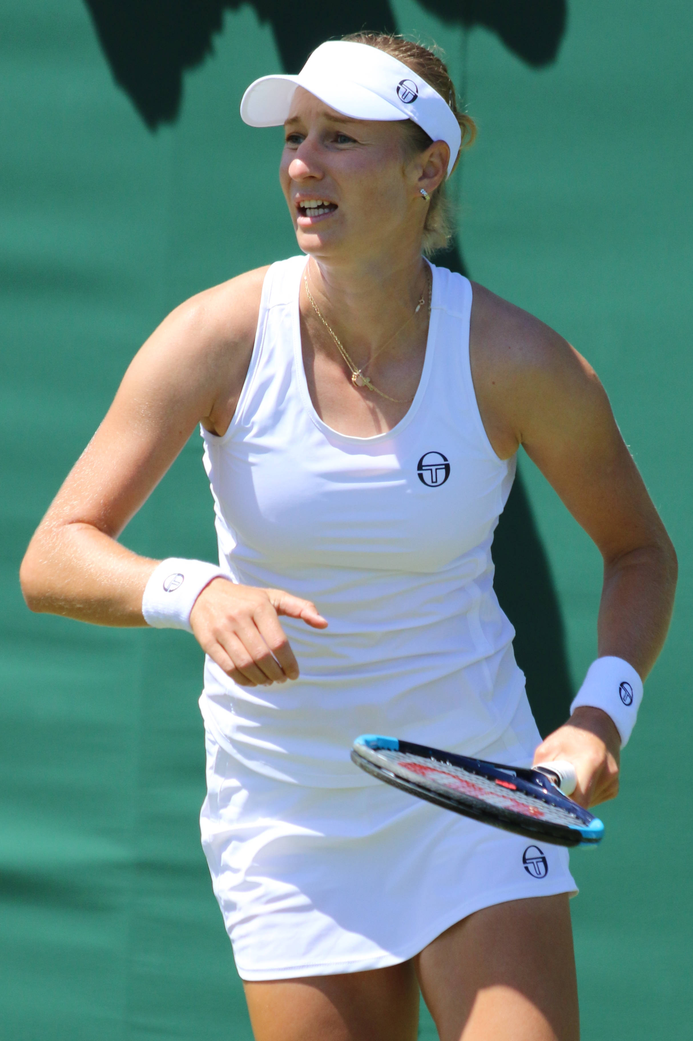 Ekaterina Makarova, white gear, racket, 2K Phone Wallpaper