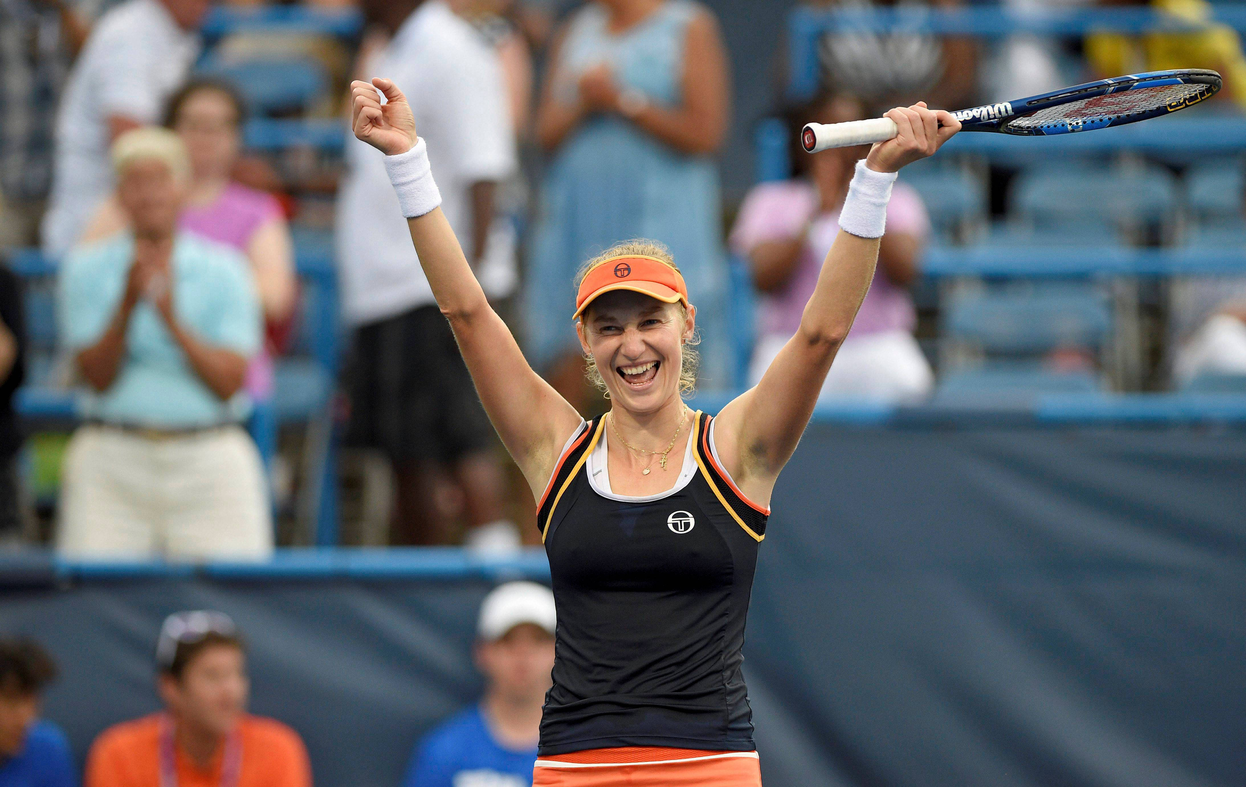 Ekaterina Makarova, tennis player, blue court, 4K Desktop Wallpaper