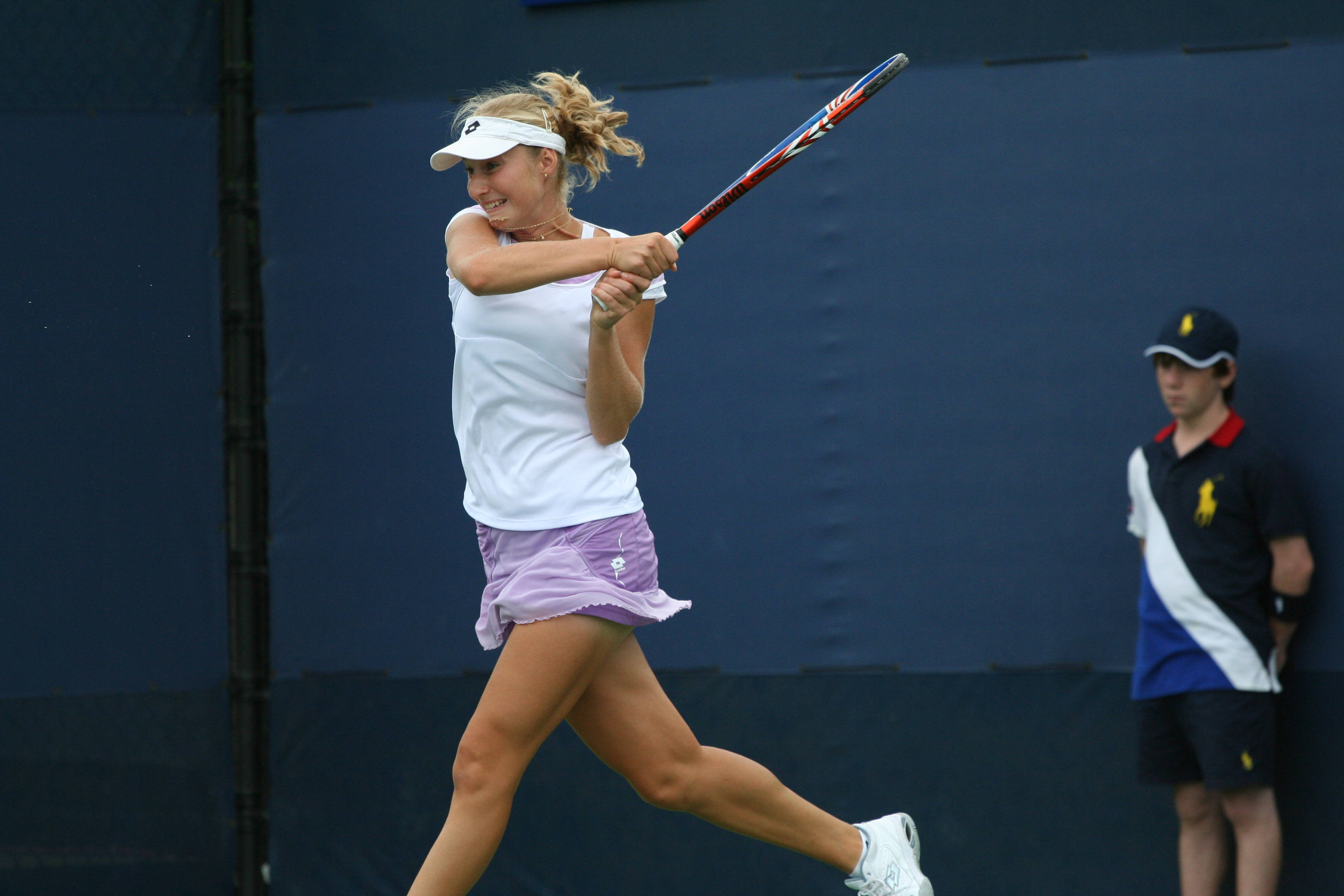 Ekaterina Makarova, racket swing, white top, 2K Desktop Wallpaper