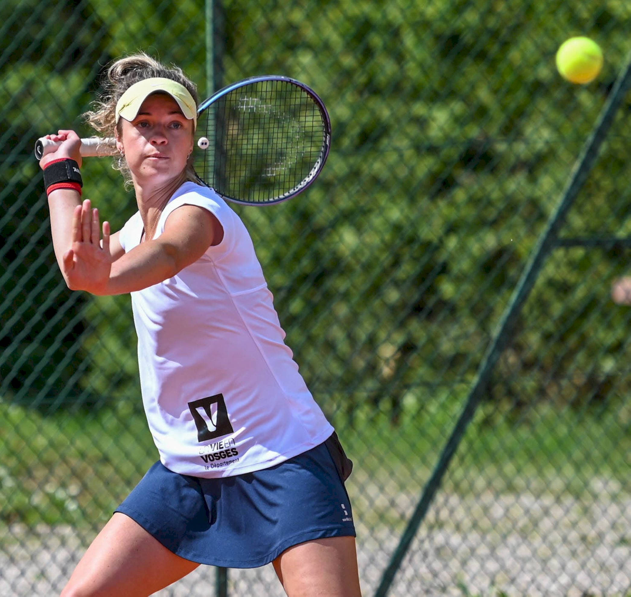 Ekaterina Makarova, white and blue gear, yellow ball, Full HD Desktop Wallpaper