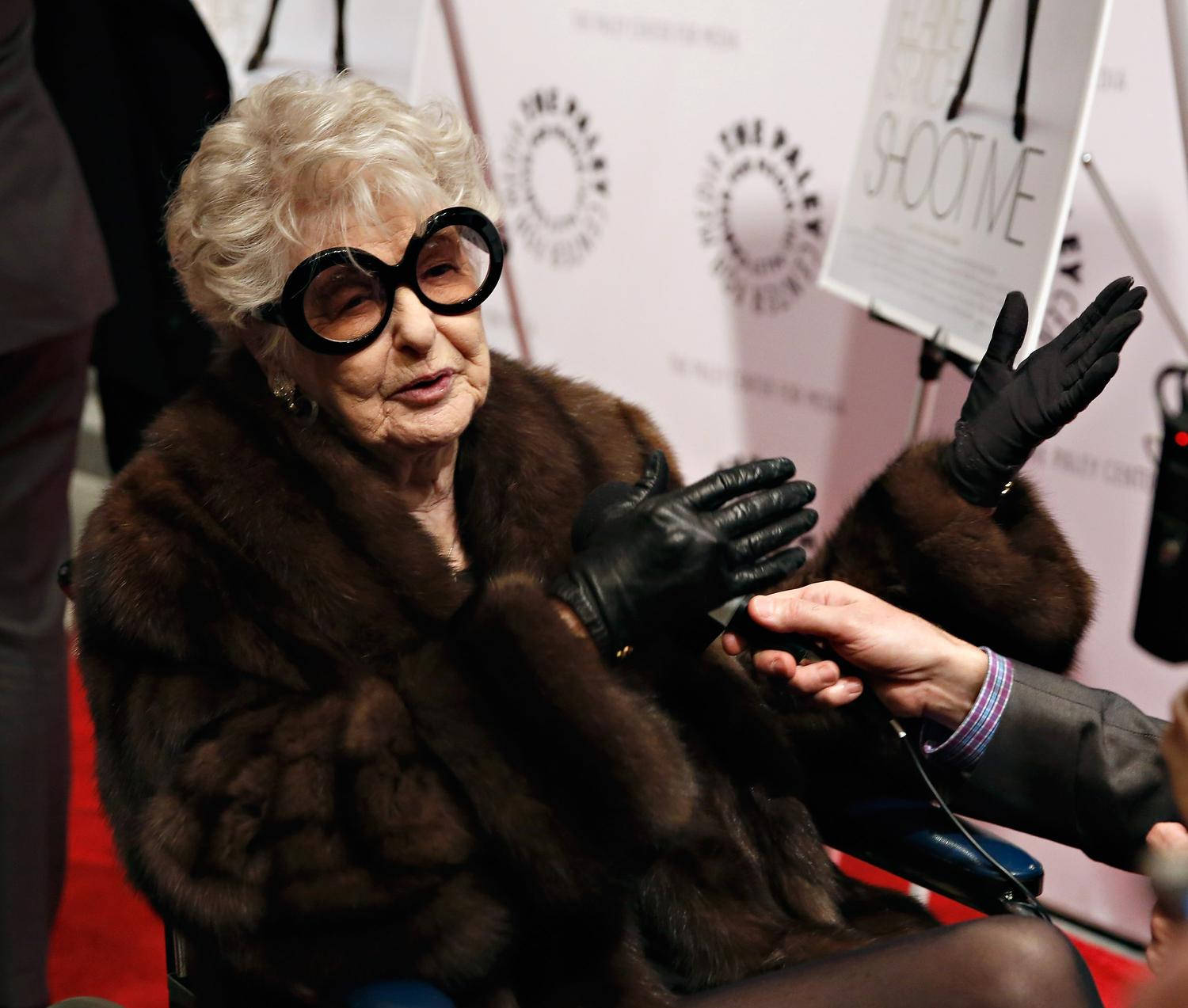 Elaine Stritch, stage actress, red carpet, HD Desktop Wallpaper
