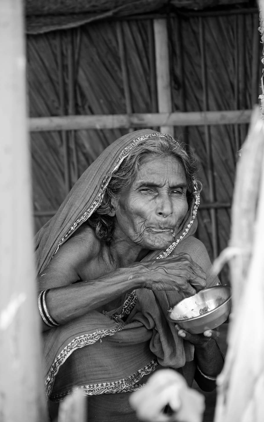 elderly woman, metal bowl, rustic thatched hut, HD Phone Wallpaper