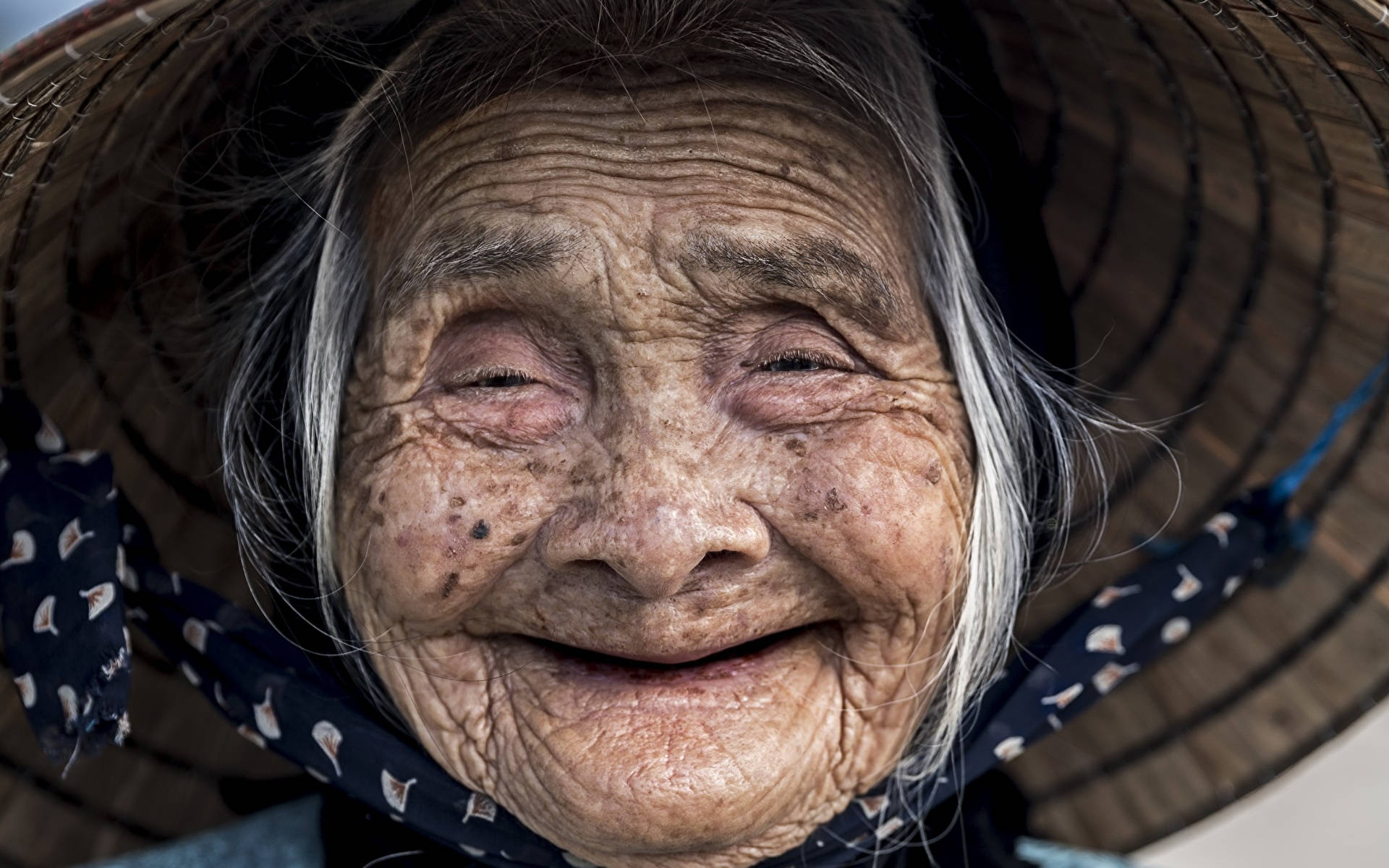 elderly woman, deep wrinkles, joyful smile, Full HD Desktop Wallpaper
