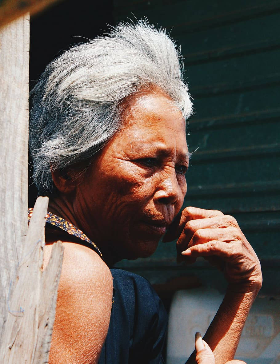 elderly woman, silver hair, wooden doorway, SD Phone Wallpaper