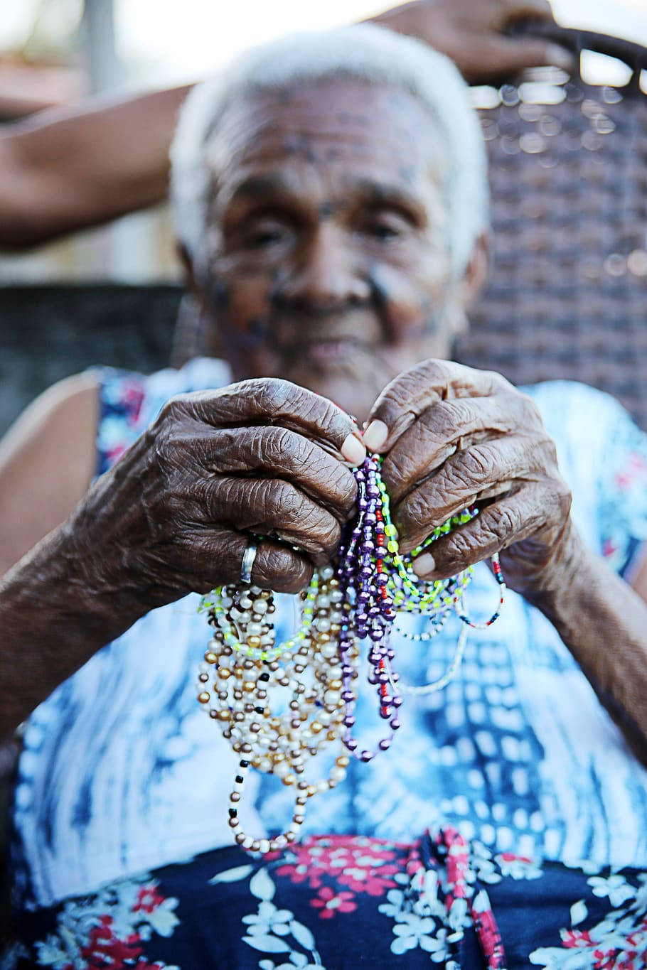 elderly woman, bead bracelet, colorful beaded necklaces, HD Phone Wallpaper