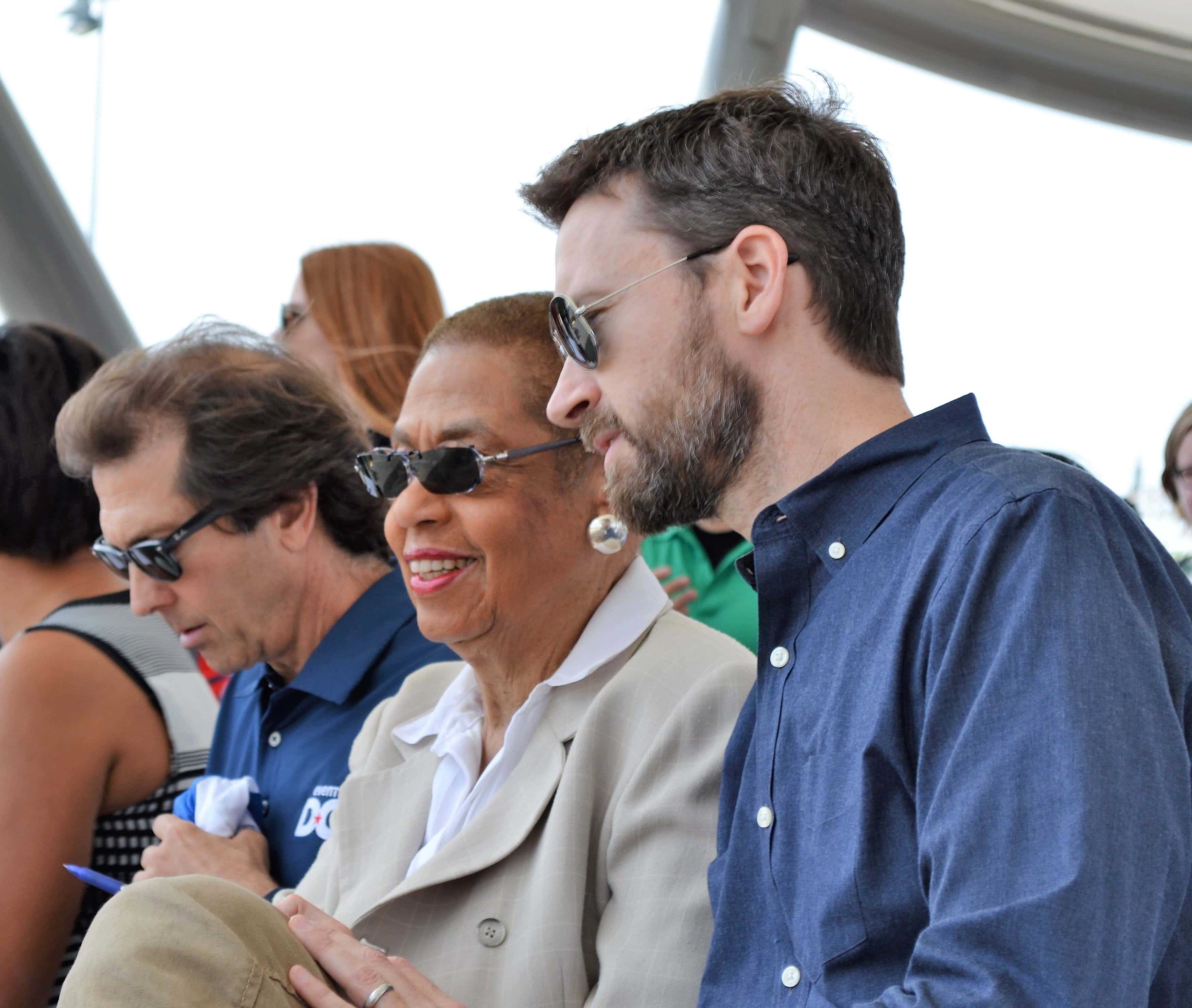 Eleanor Holmes Norton, sunglasses, outdoors, 2K Desktop Wallpaper