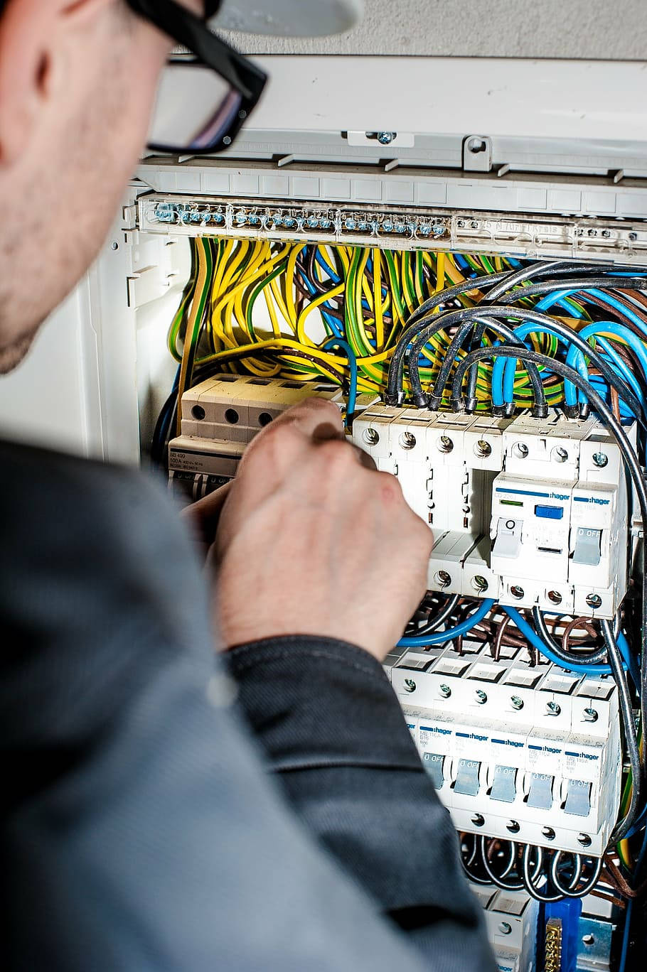 Electrician, safety glasses, colorful wires, HD Phone Wallpaper