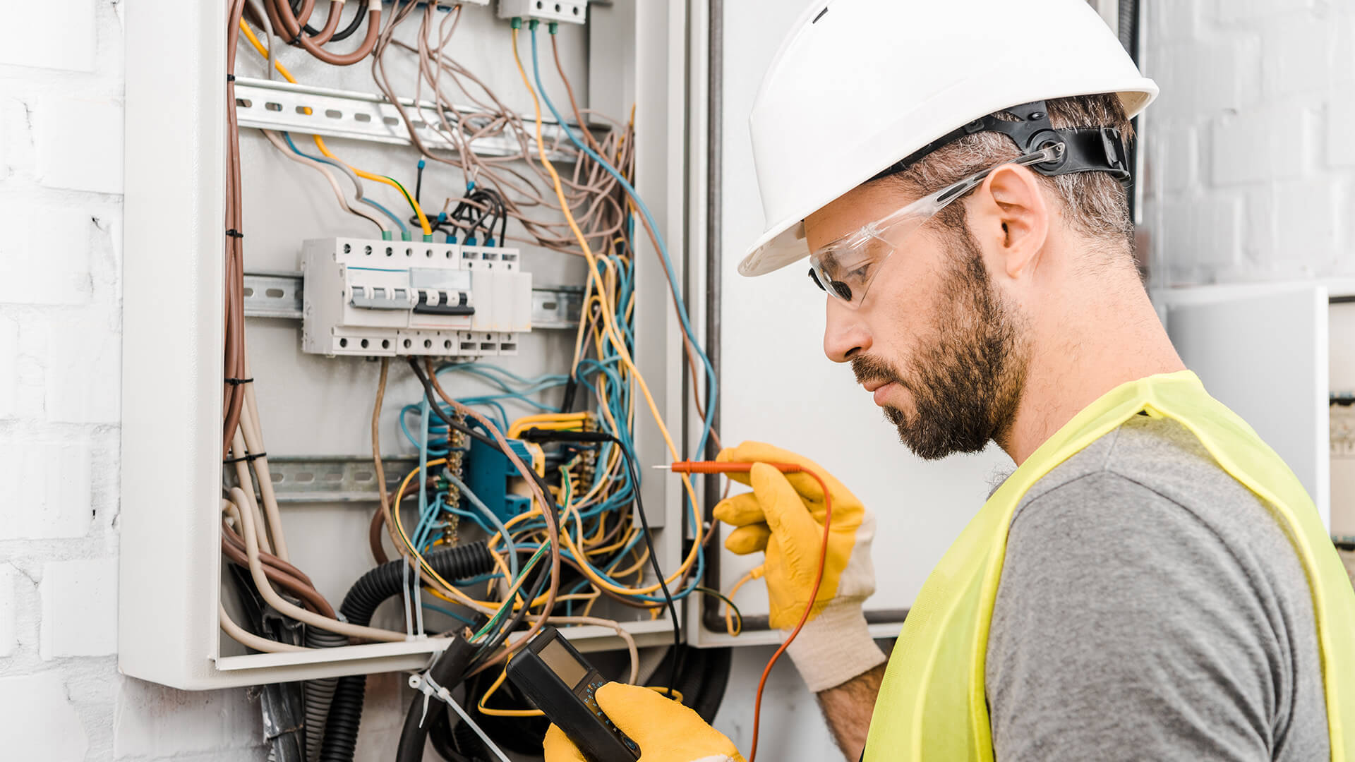 Electrician, hard hat, safety vest, Full HD Desktop Wallpaper