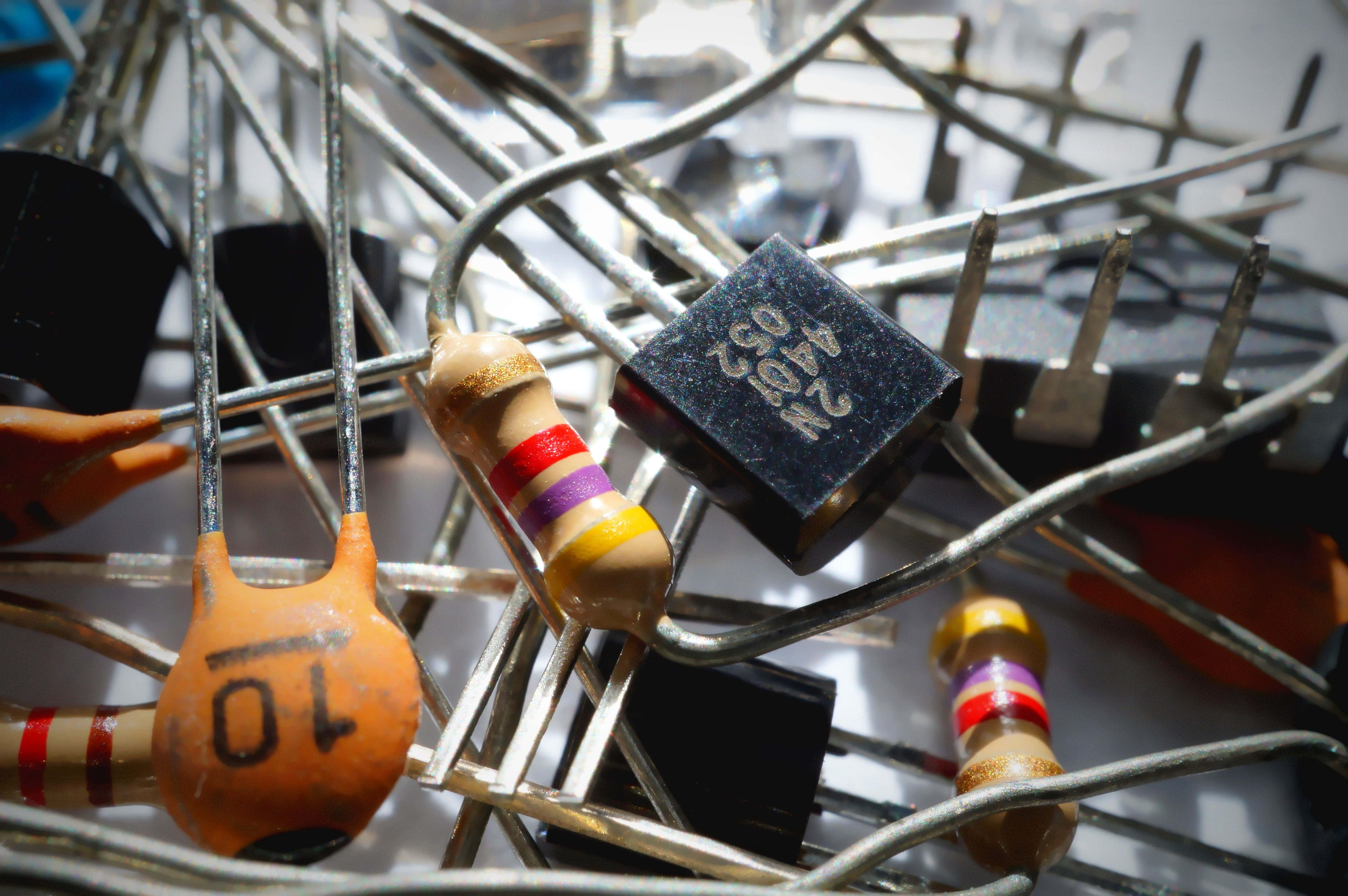 electronic components, resistors, wires, 4K Desktop Wallpaper