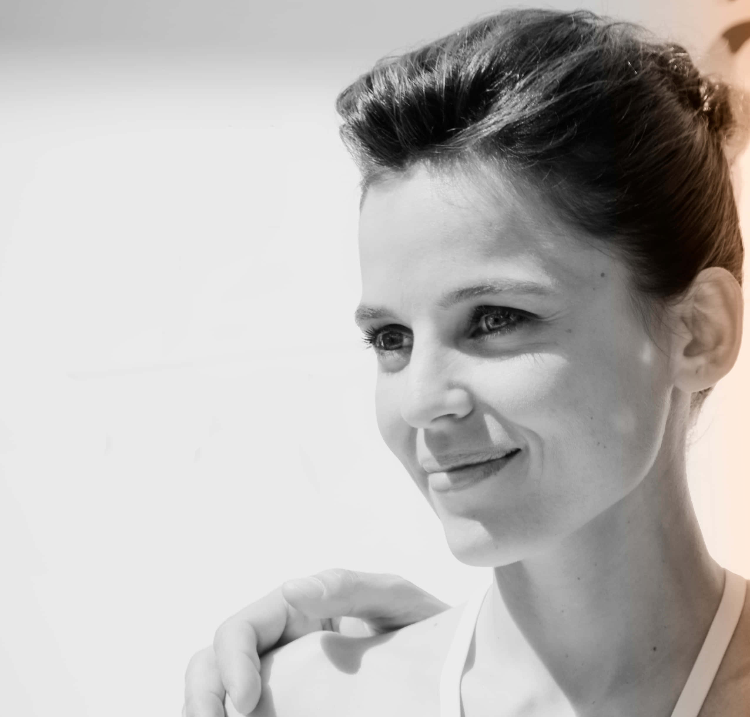 Elena Anaya, black and white portrait, styled hair, Full HD Desktop Wallpaper