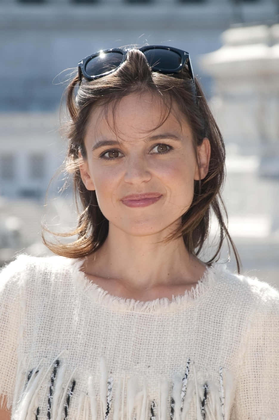 Elena Anaya, white dress, textured white fringed sweater, HD Phone Wallpaper