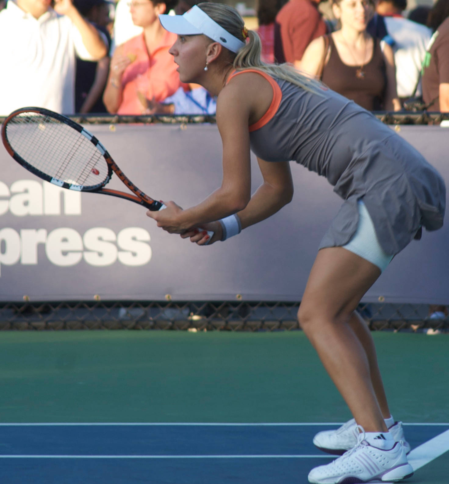 Elena Vesnina, grey and orange gear, blue and green court, HD Phone Wallpaper