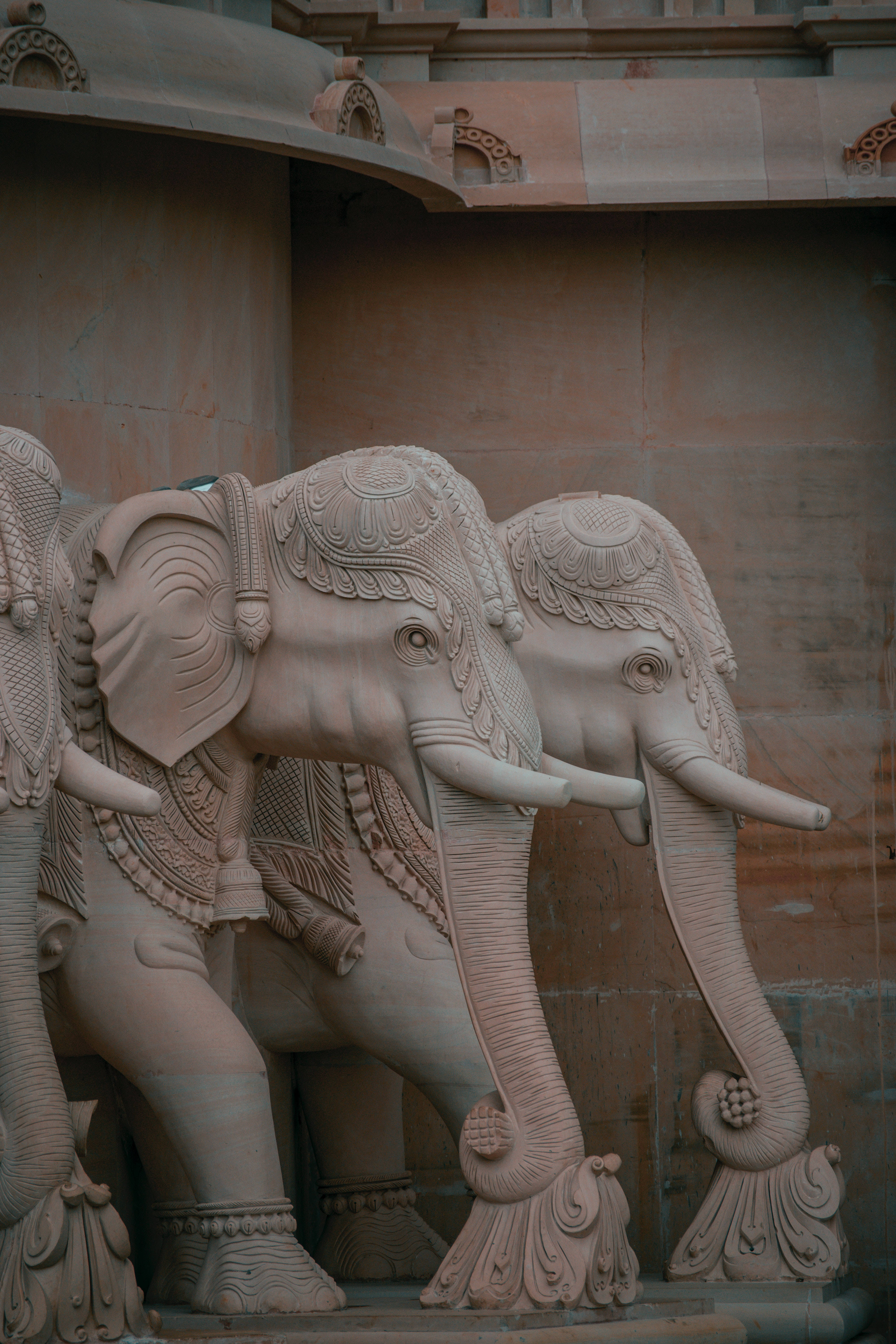 elephants, stone elephants, temple-like archway, 5K Phone Wallpaper