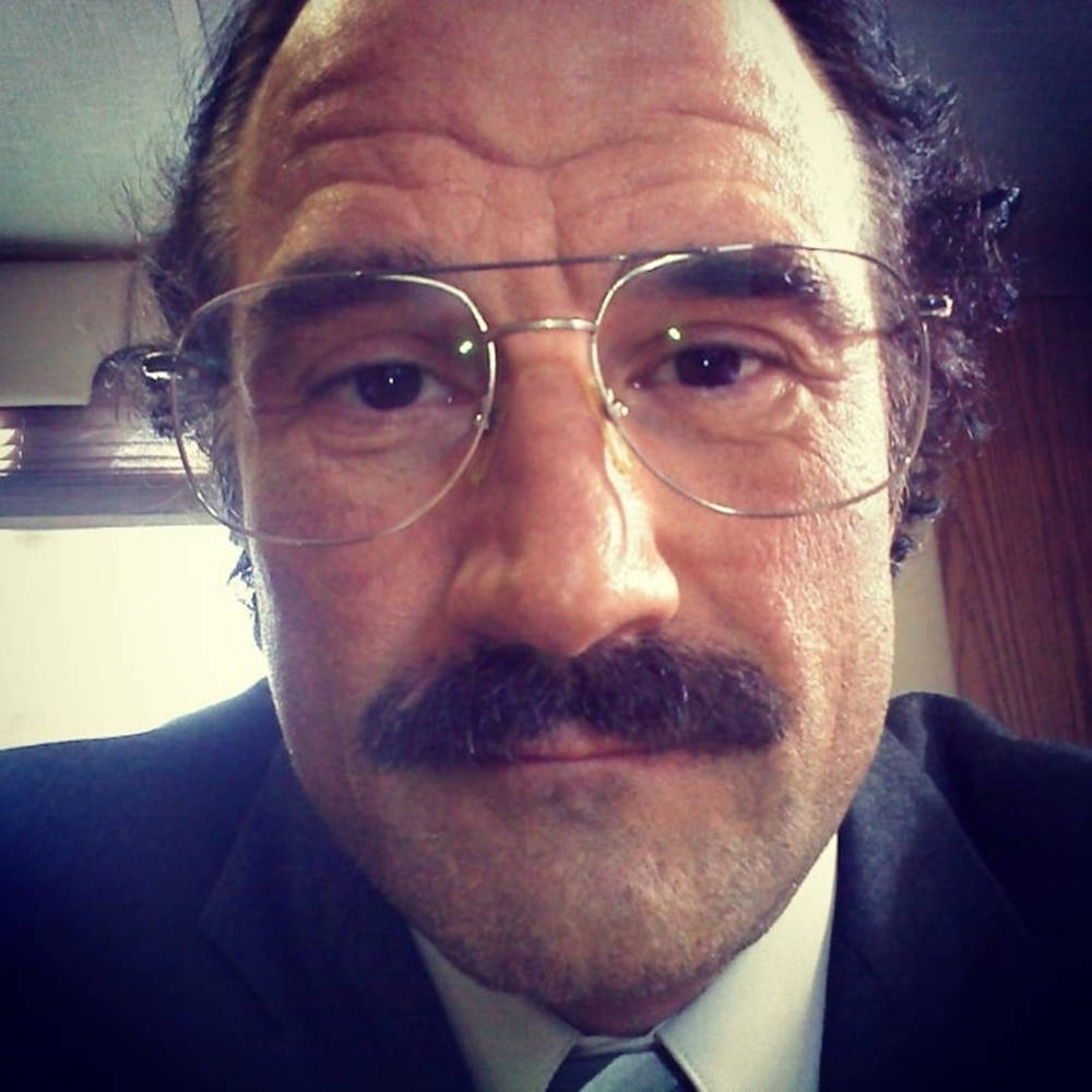 Elias Koteas, thick glasses, prominent mustache, SD Desktop Wallpaper