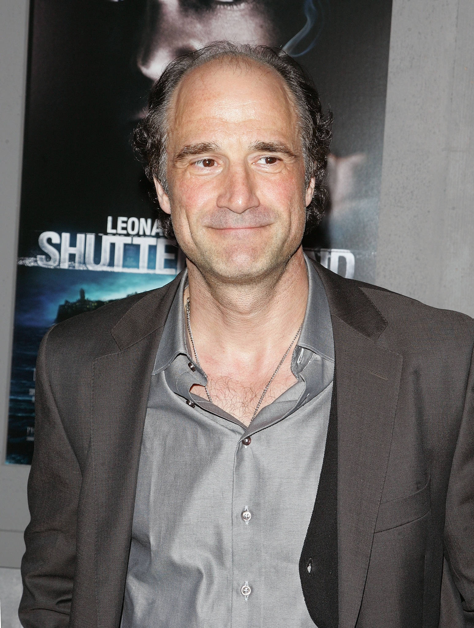 Elias Koteas, dark suit, gray shirt, Full HD Phone Wallpaper