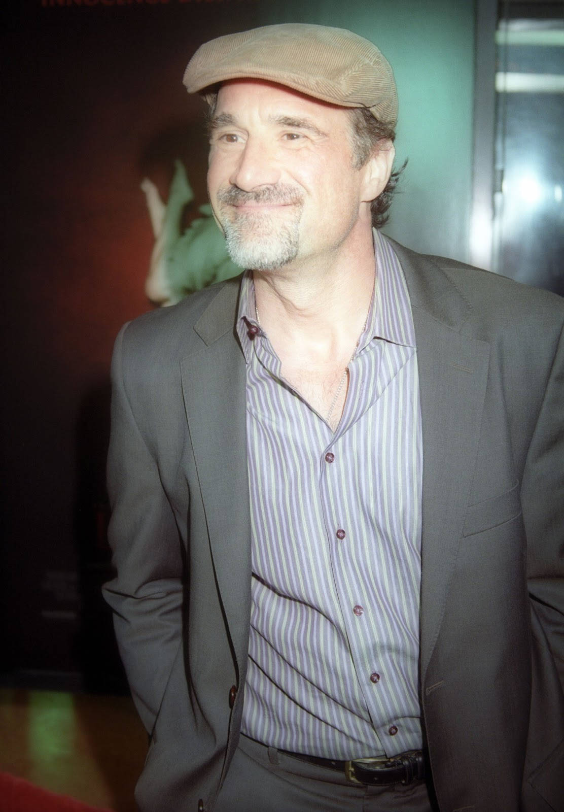 Elias Koteas, gray suit, striped shirt, HD Phone Wallpaper