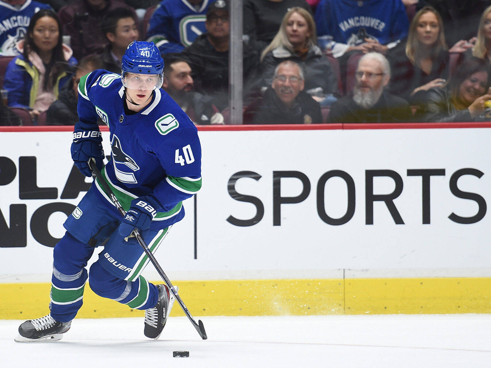 Elias Pettersson, 2019 to 2020 season, blue and green uniform, HD Desktop Wallpaper