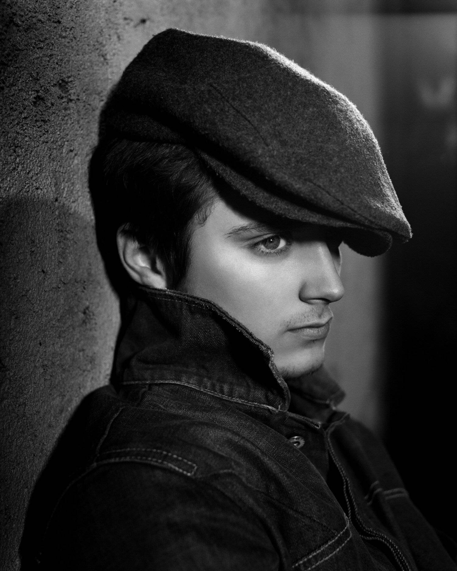 Elijah Wood, monochrome, flat cap, HD Phone Wallpaper