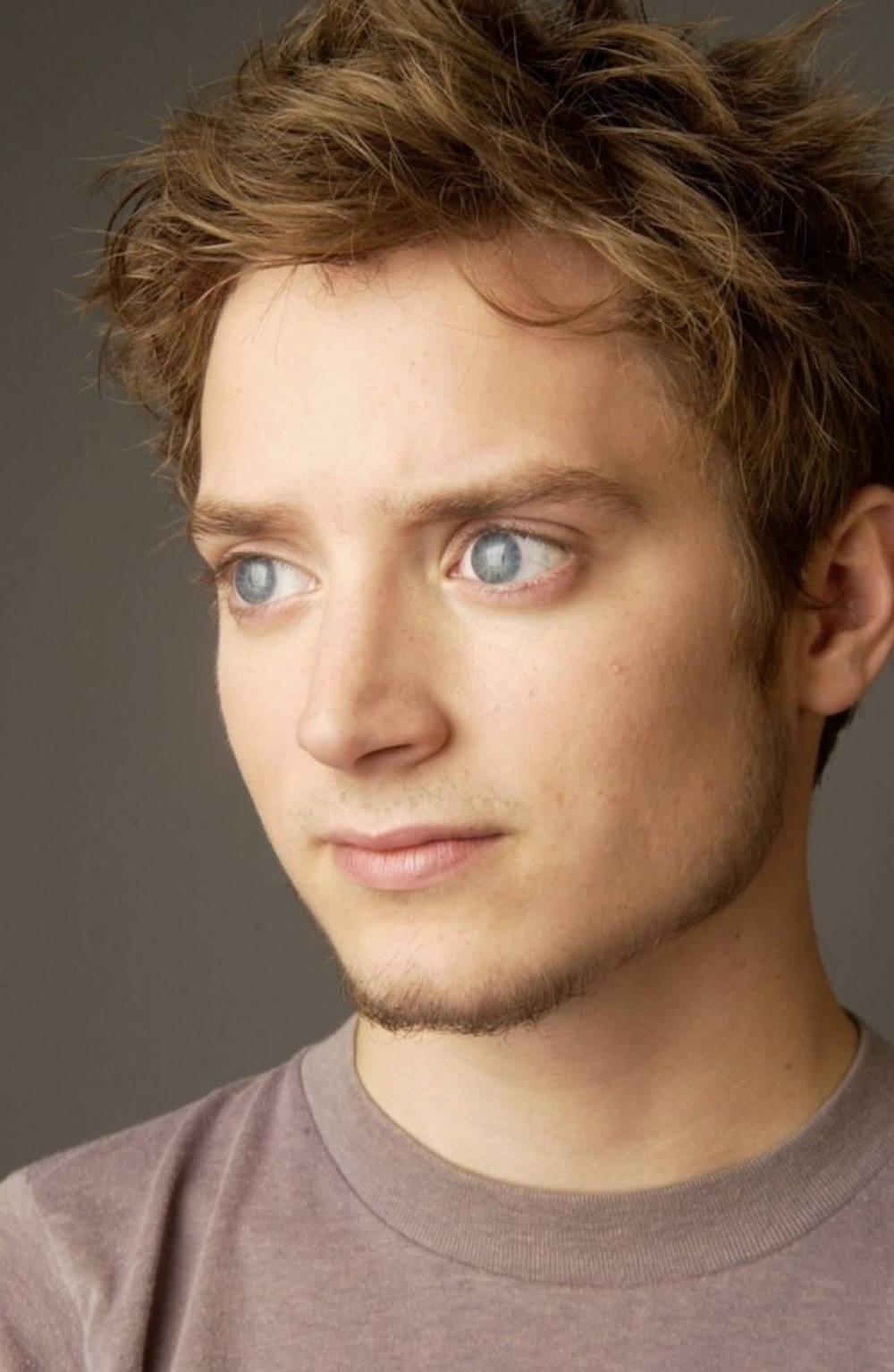Elijah Wood, brown curls, blue eyes, HD Phone Wallpaper