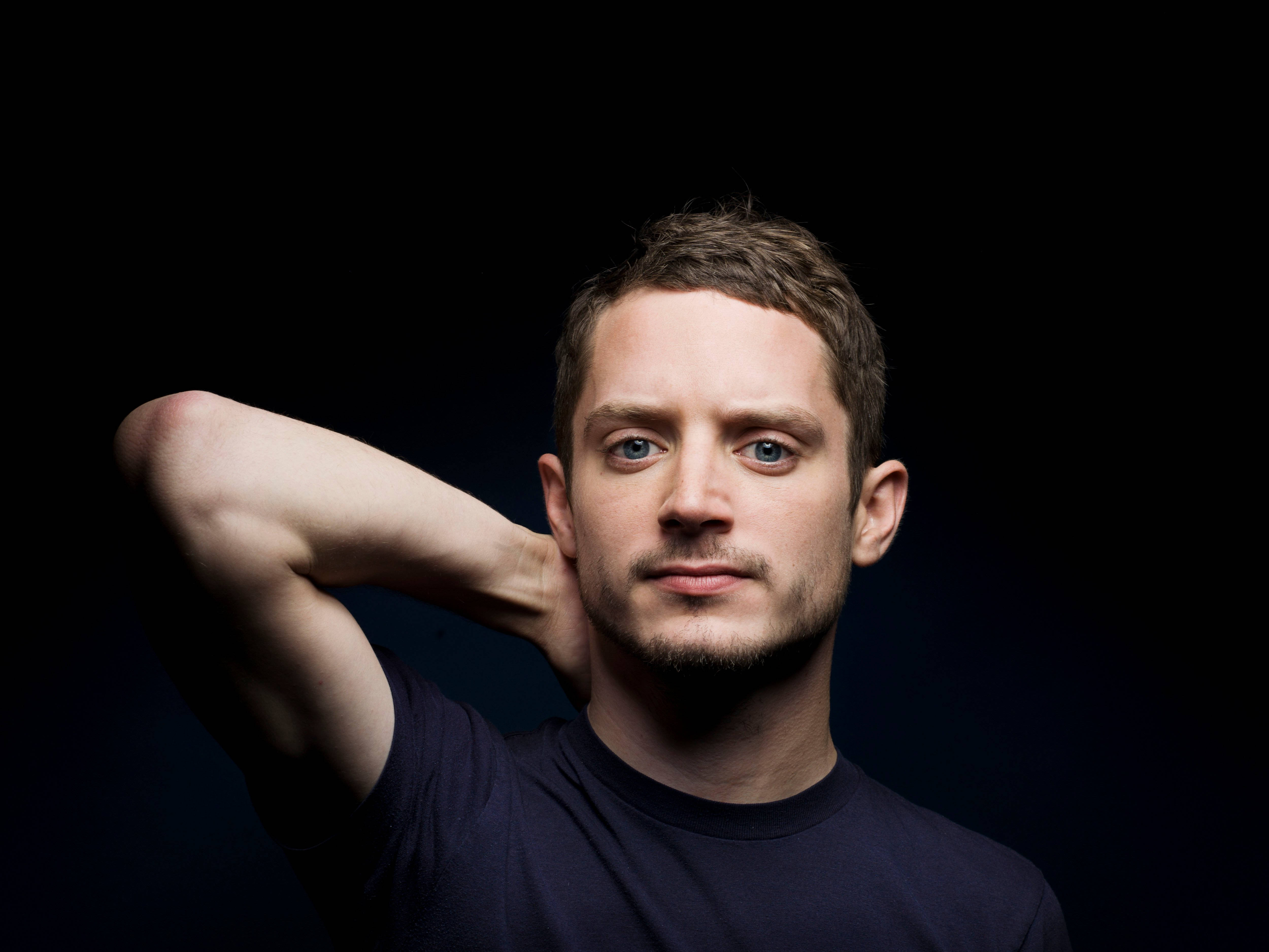 Elijah Wood, blue eyes, short brown hair, 4K Desktop Wallpaper